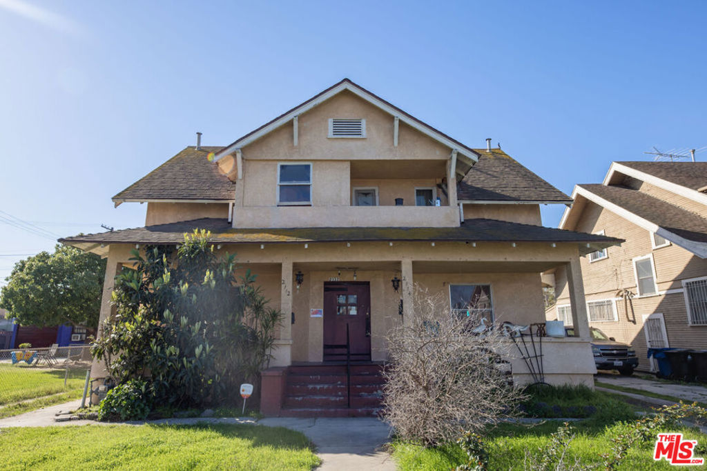 Property Photo:  2112 Cambridge Street  CA 90006 