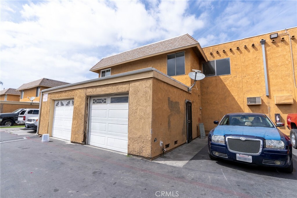 Property Photo: 1268 E McFadden Avenue C CA 92705