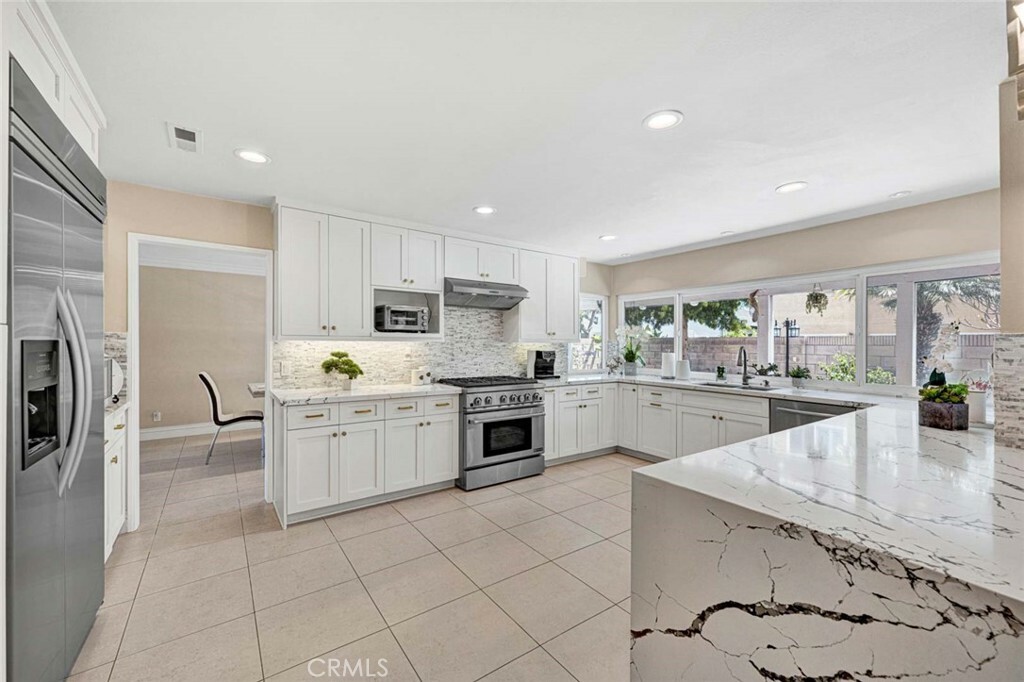 Property Photo: 1033 Damascus Circle CA 92626