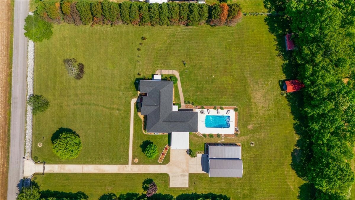 Property Photo: 6 Warner Rd TN 38464