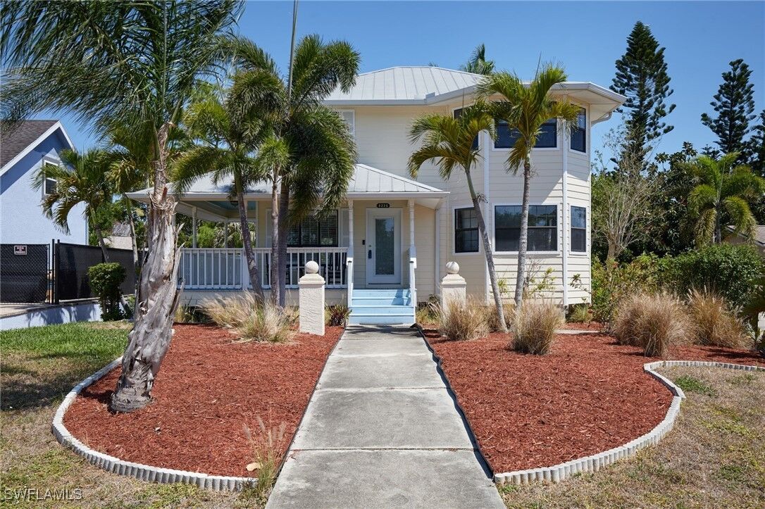 Property Photo:  8225 Harrisburg Drive  FL 33967 