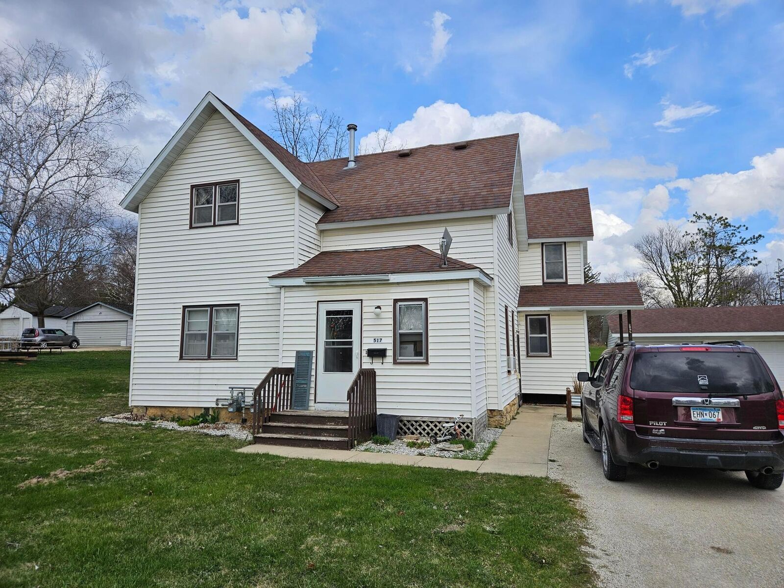 Property Photo: 517 Warren Avenue MN 55975