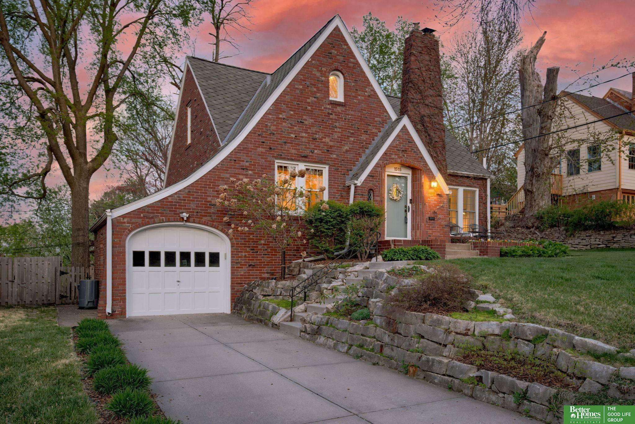 Property Photo: 1515 N 51 Street NE 68104