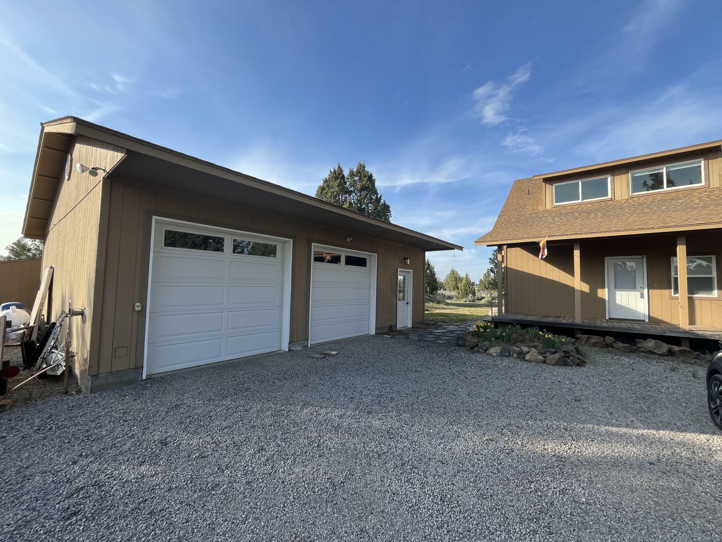 Property Photo: 9949 SW Geneva View Road OR 97760