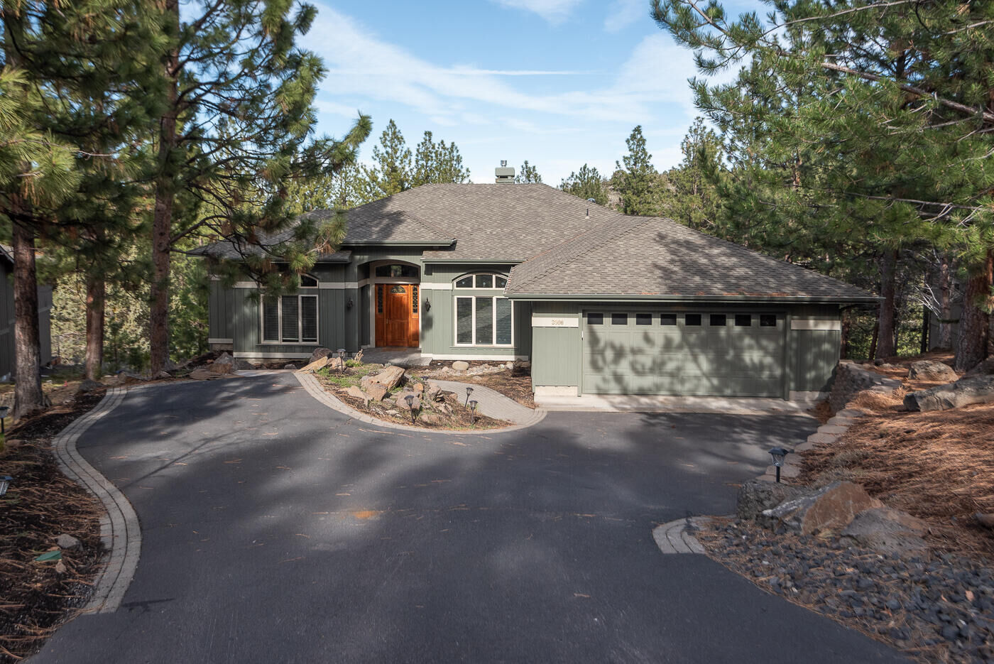 Property Photo:  3566 NW Braid Drive  OR 97703 