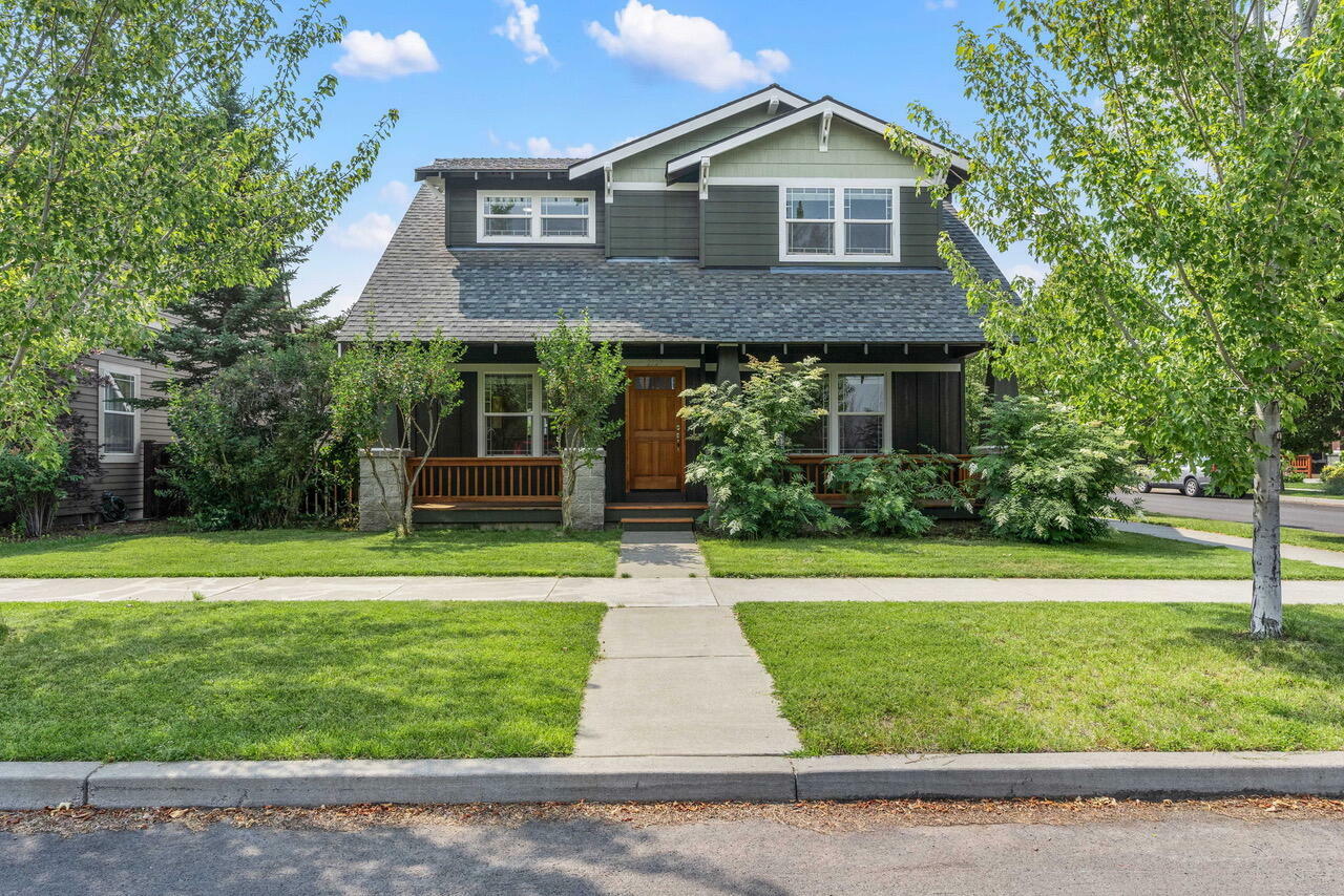 Property Photo:  2727 NE Great Horned Place  OR 97701 