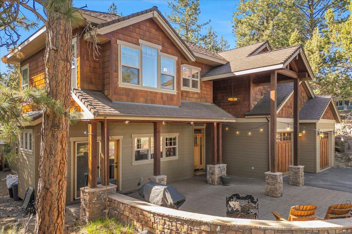 Property Photo: 2011 NW 4th Street OR 97703