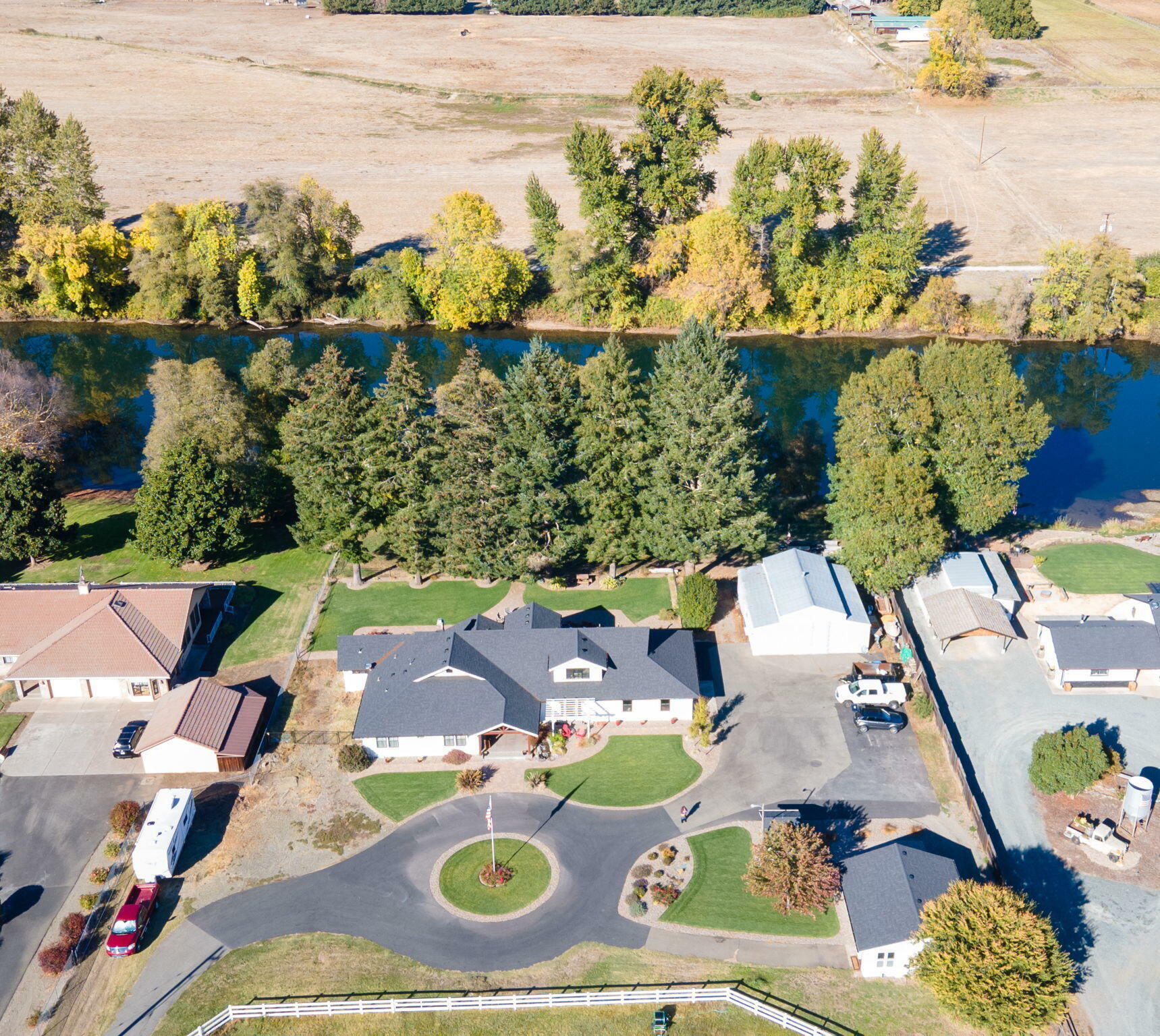 4500 Leonard Road  Grants Pass OR 97527 photo