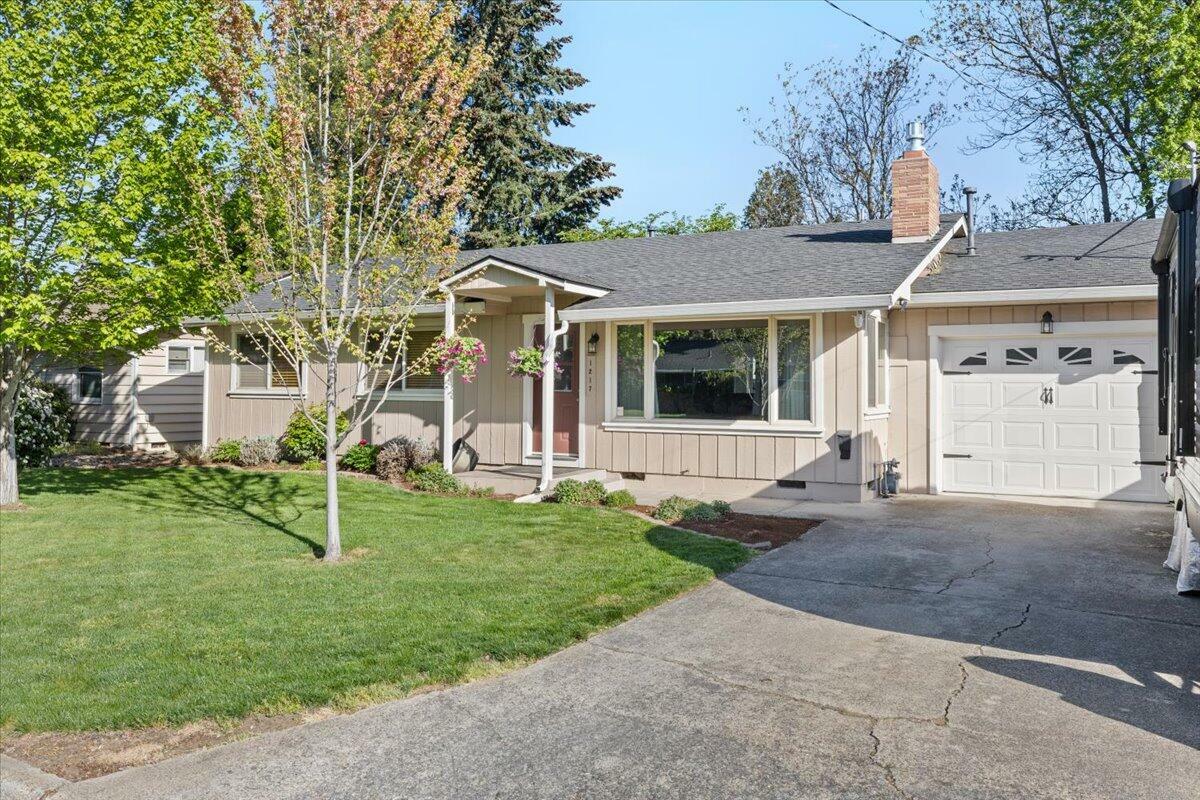 Property Photo: 1217 Fortune Drive OR 97504