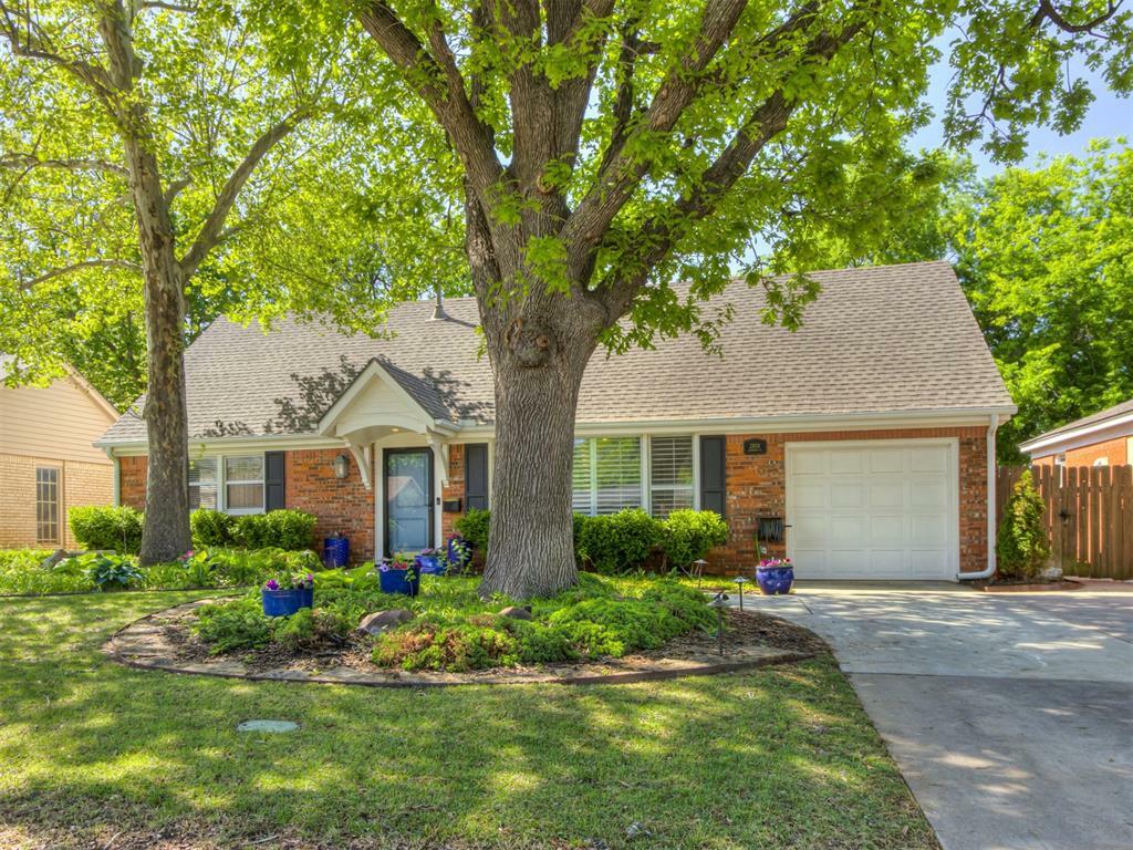 Property Photo: 2808 Clermont Place OK 73116