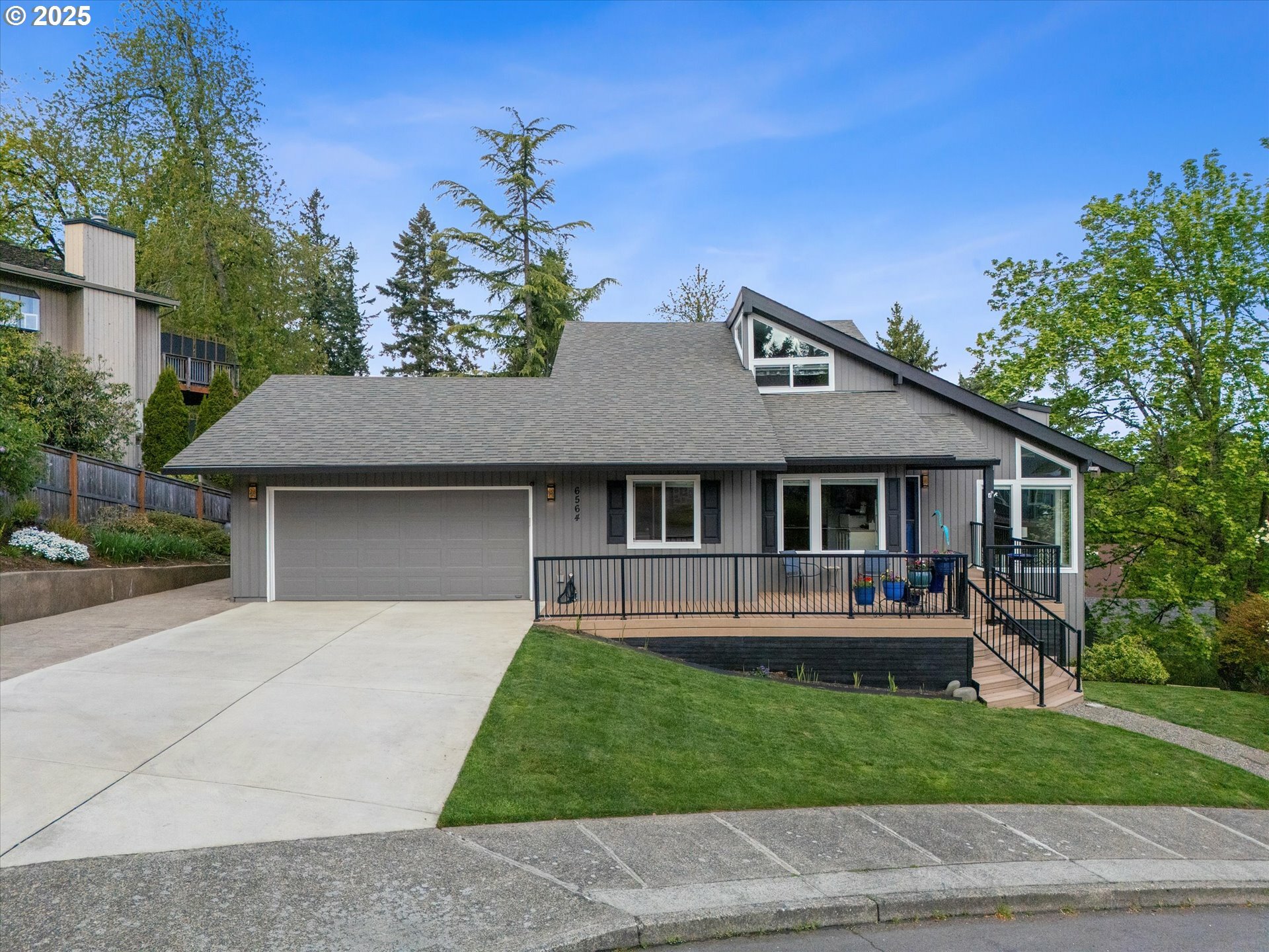 Property Photo: 6564 Artemis Ln OR 97068