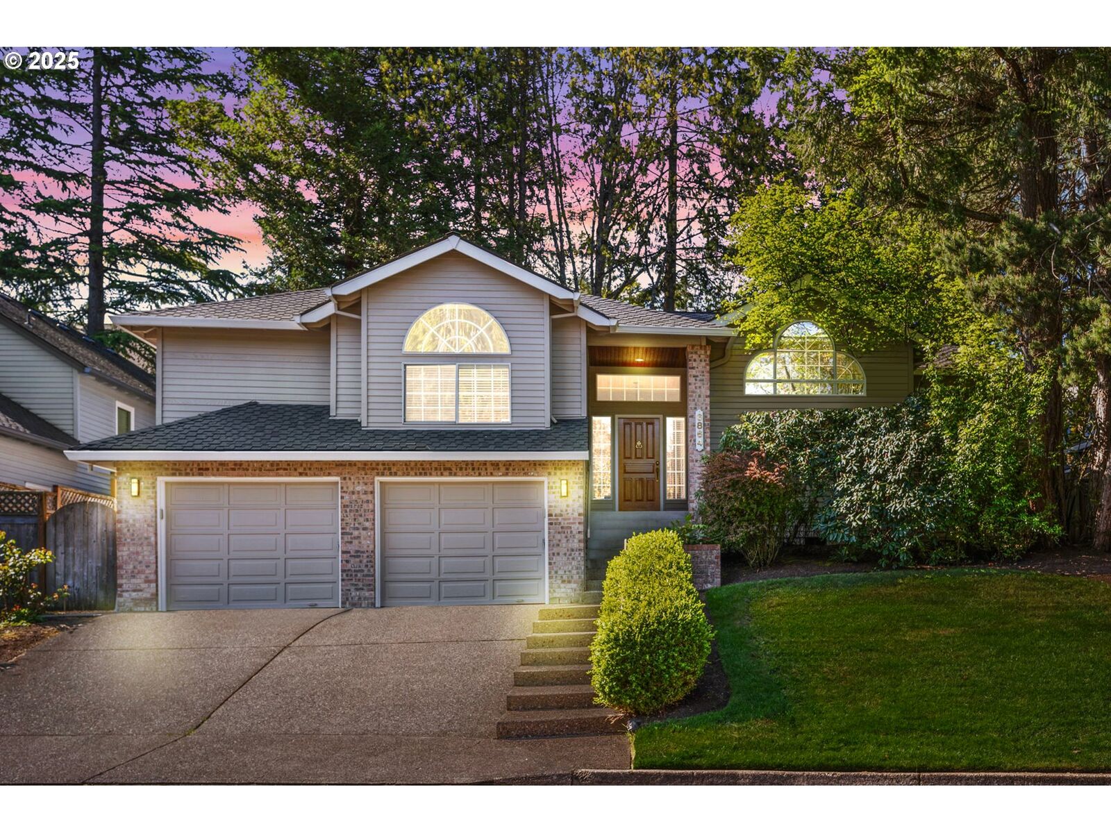 Property Photo: 6864 SW Alden St OR 97223