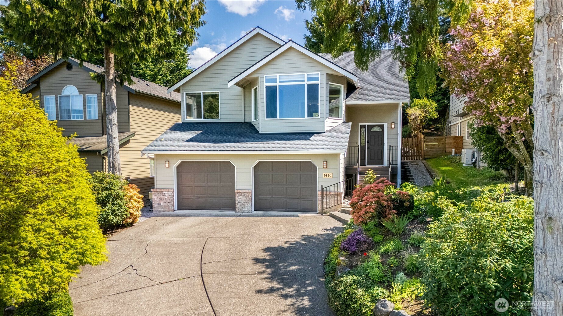 Property Photo: 1416 Toledo Street WA 98226