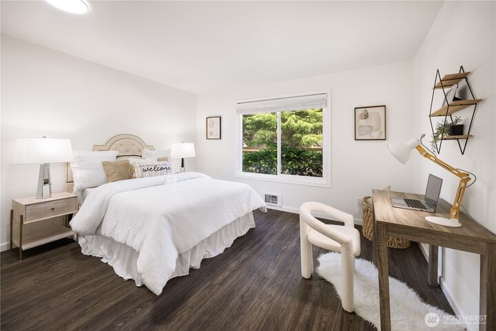 Property Photo: 4401 145th Avenue NE J6 WA 98007