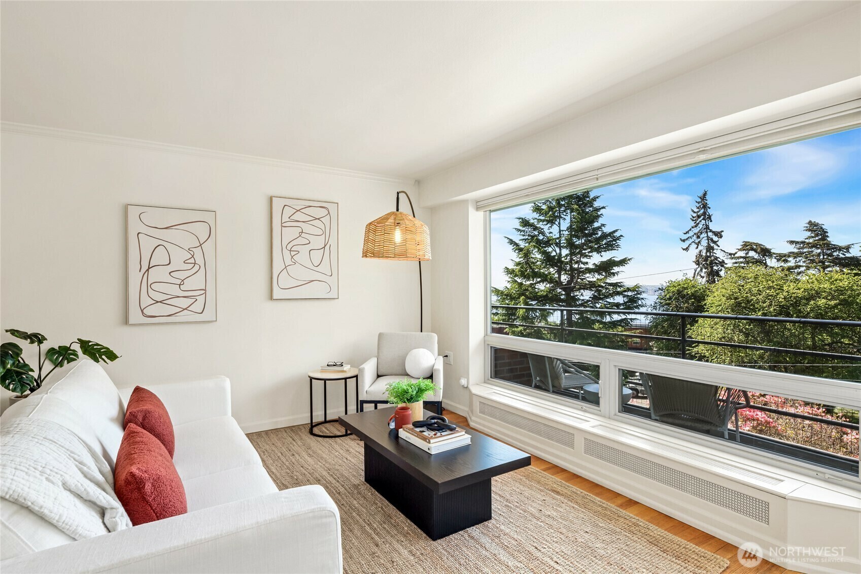 Property Photo: 530 W Olympic Place 203 WA 98119