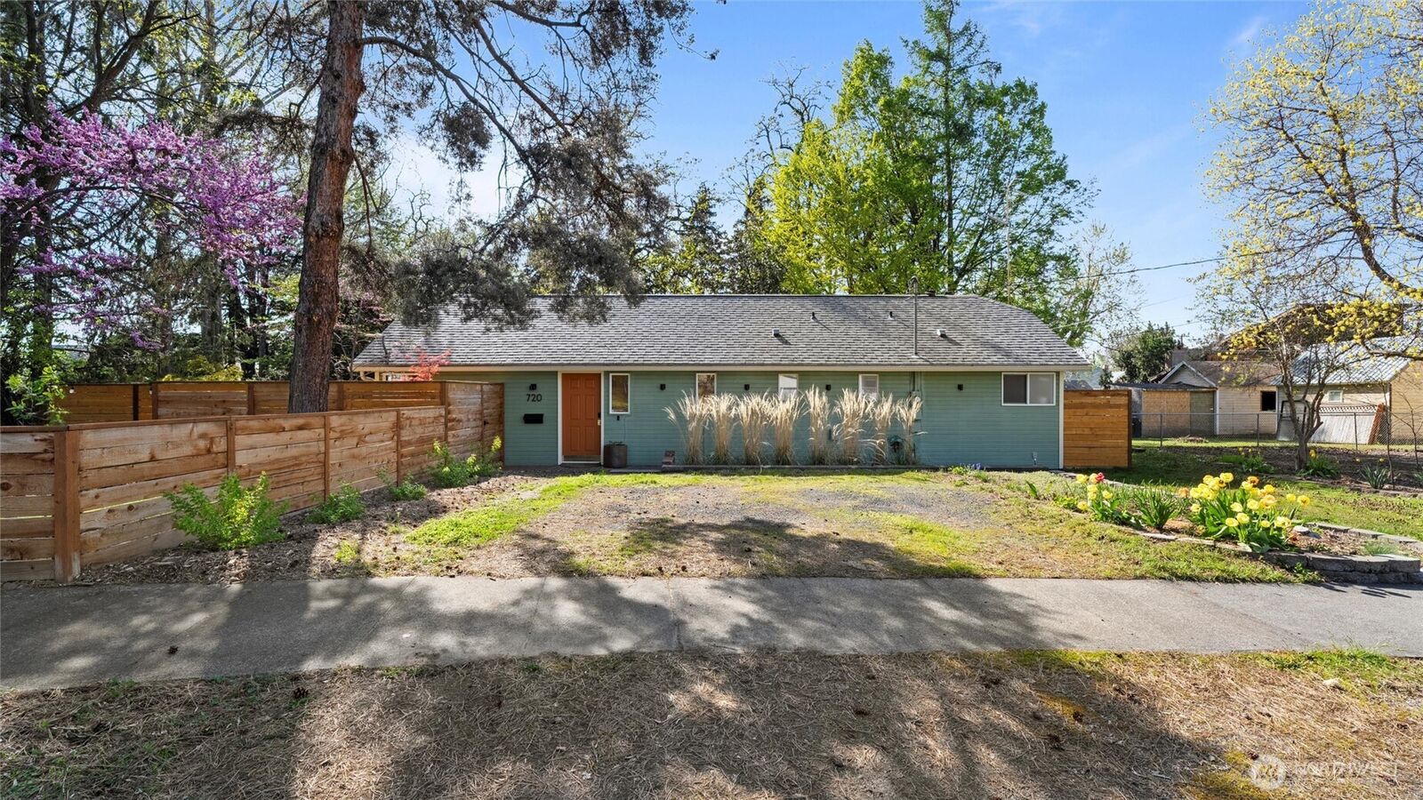 Property Photo:  720 S 4th Avenue  WA 99362 