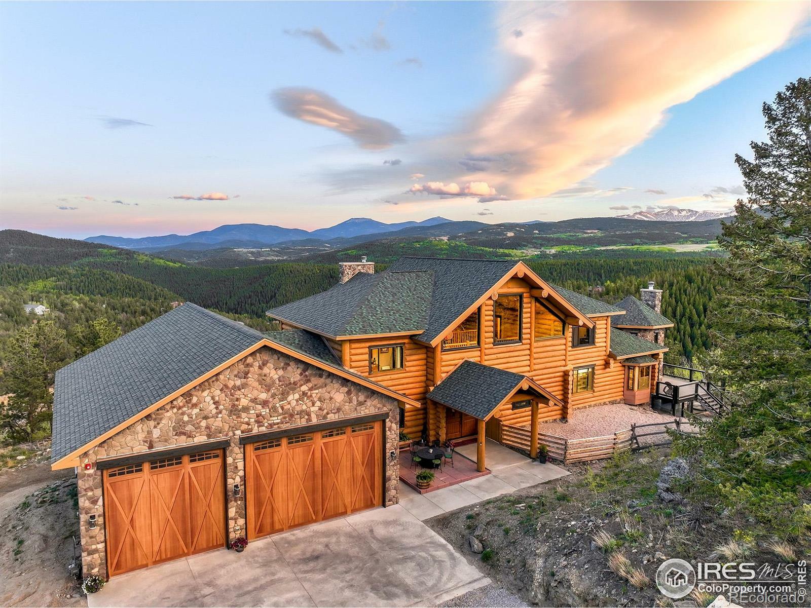 Property Photo: 4 Dill Pickle Place CO 80422