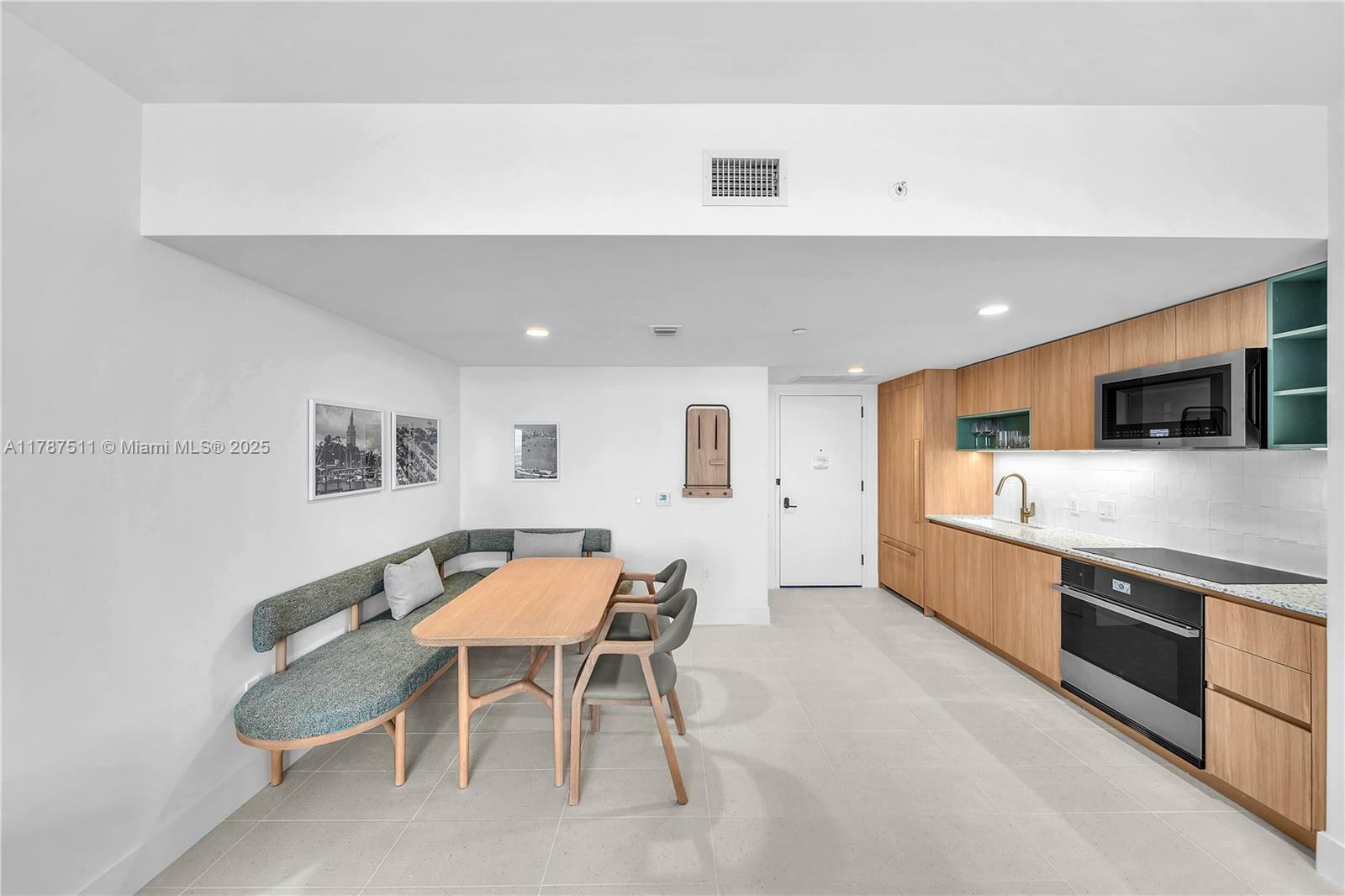 Property Photo: 601 NE 1st Ave 4609 FL 33132