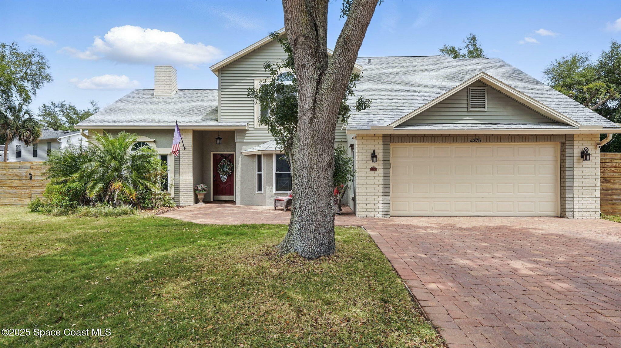 Property Photo: 4375 Pondapple Drive FL 32796
