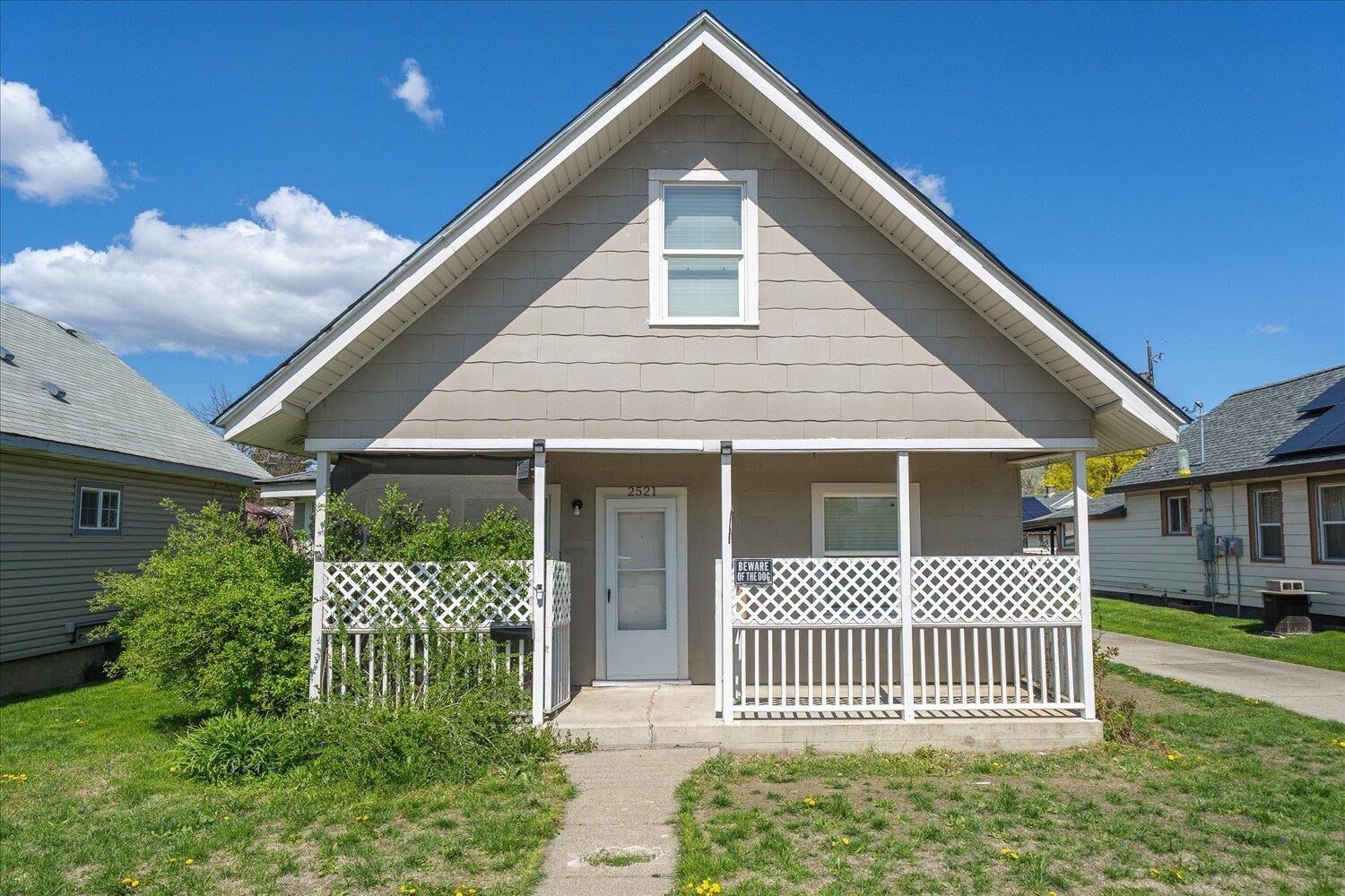 Property Photo:  2521 E Rowan Ave  WA 99217 