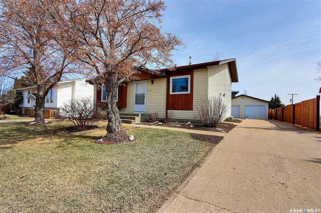 Property Photo:  3464 12th Avenue E  SK S6V 7B1 