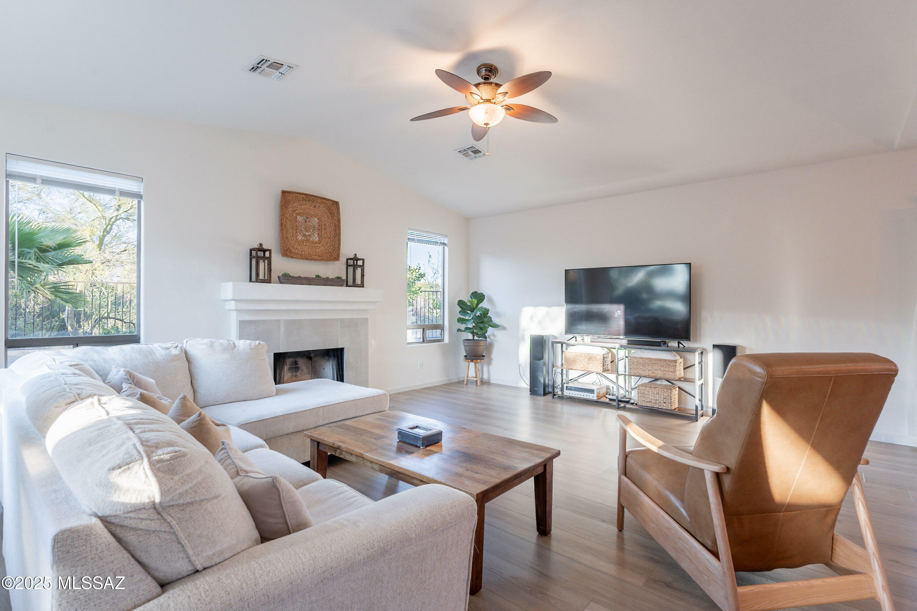 Property Photo: 829 E Hickman Drive AZ 85737
