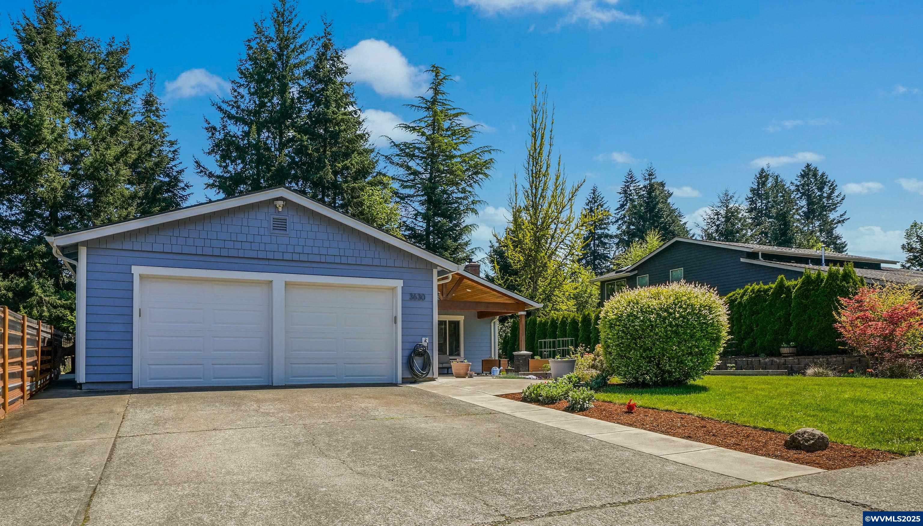 Property Photo: 3630 Lachs Ct S OR 97302
