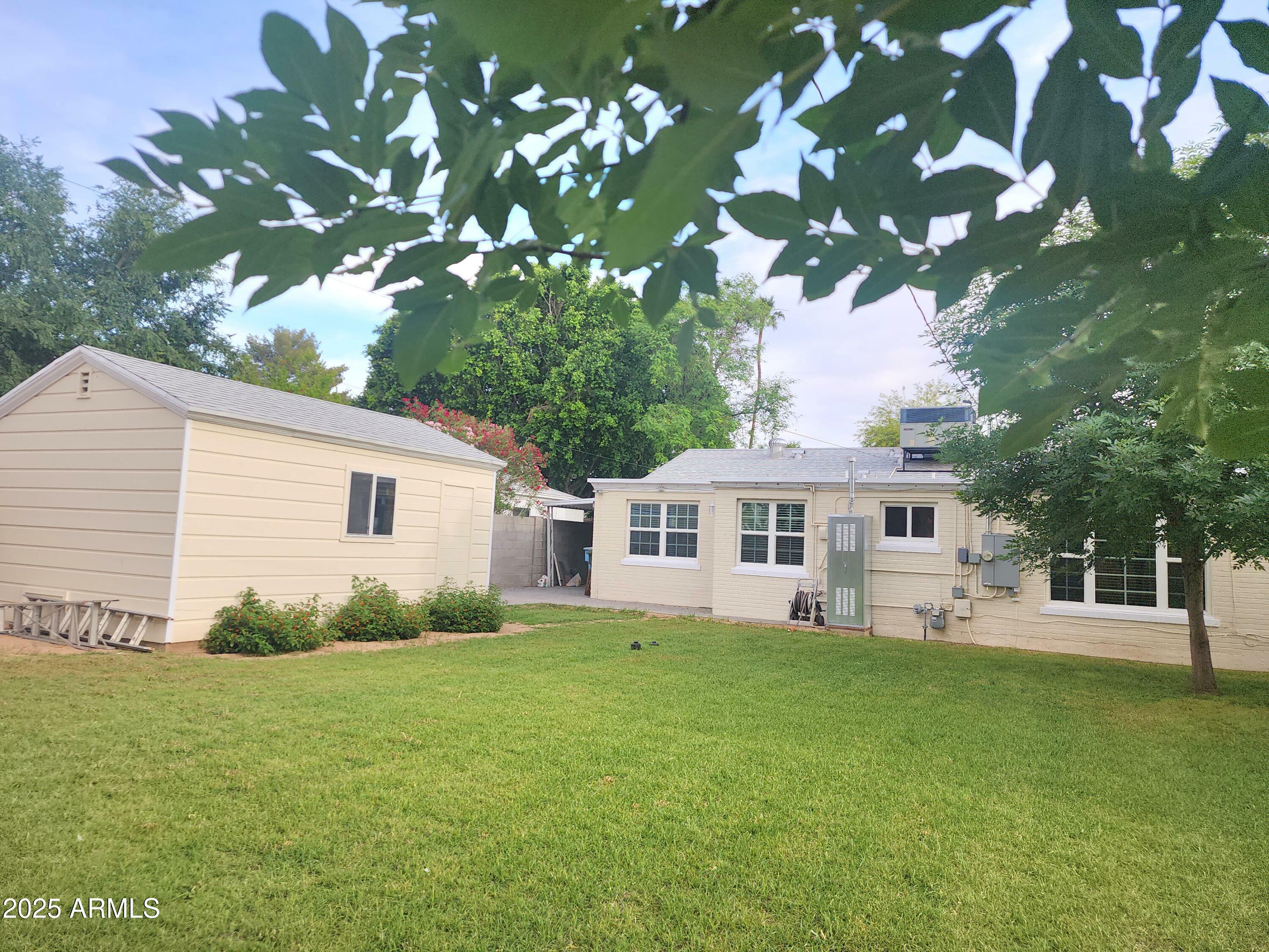 Property Photo: 930 W Mackenzie Drive AZ 85013