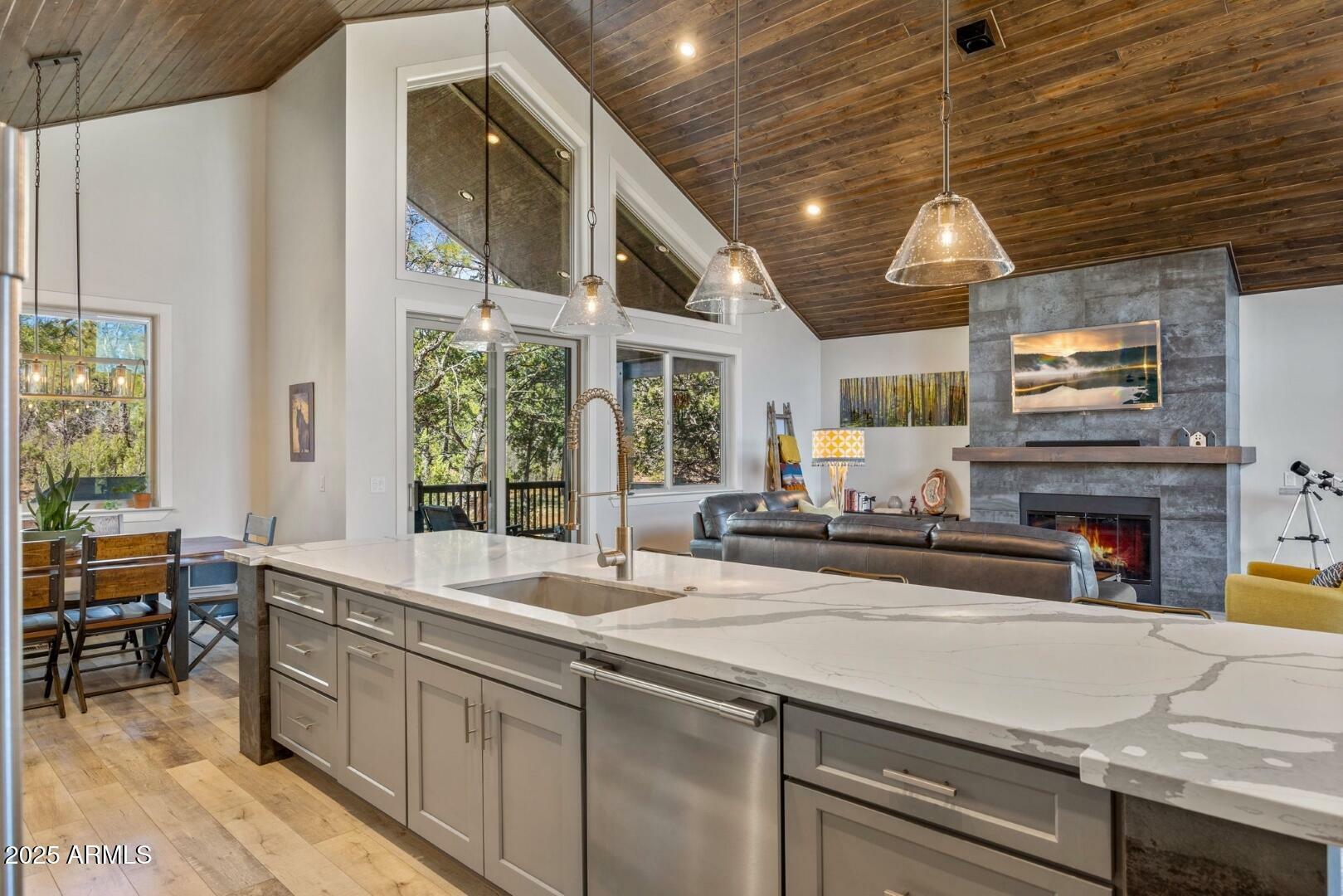 Property Photo: 2140 S Monkshood Road AZ 85901