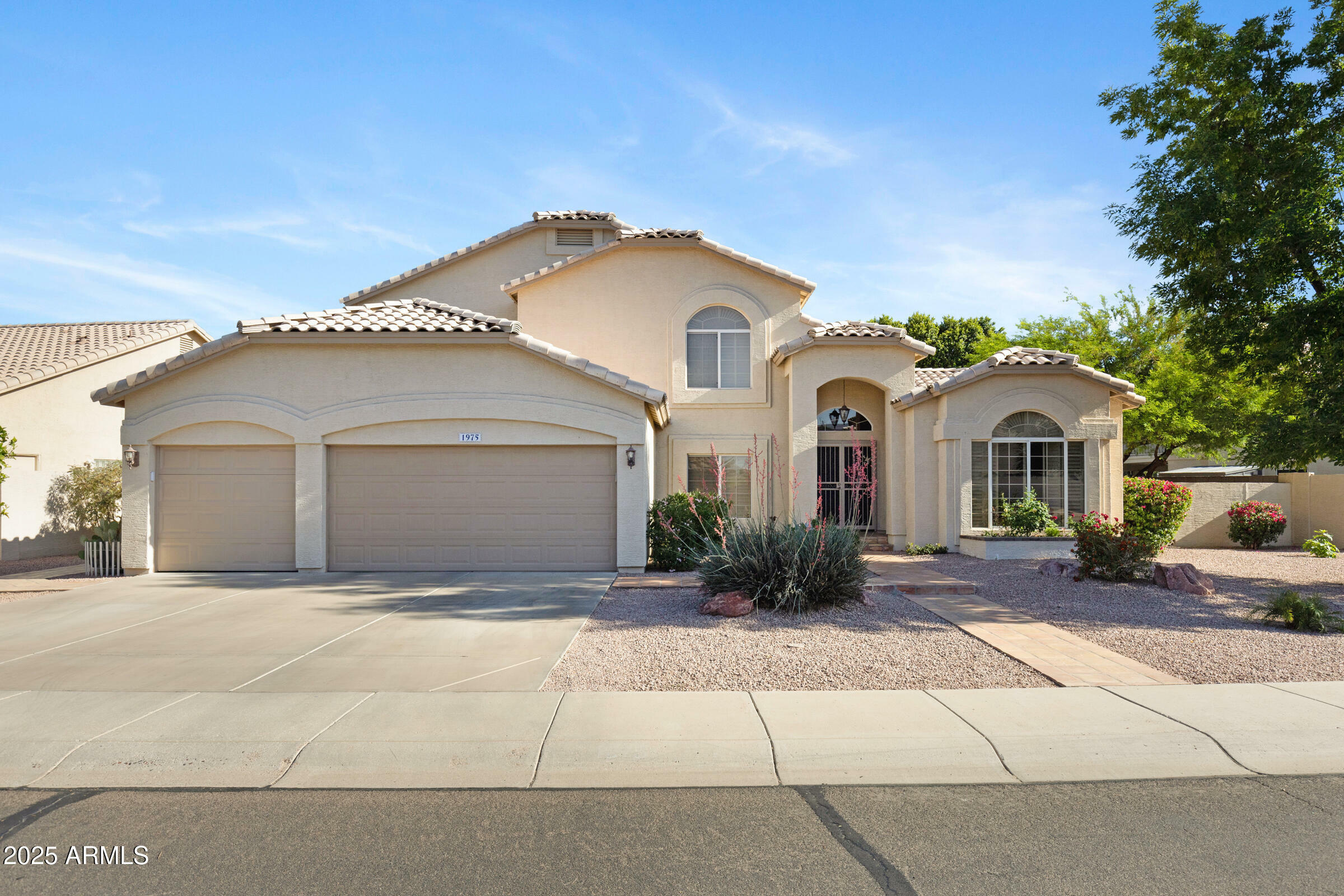 1975 E Chilton Drive  Tempe AZ 85283 photo