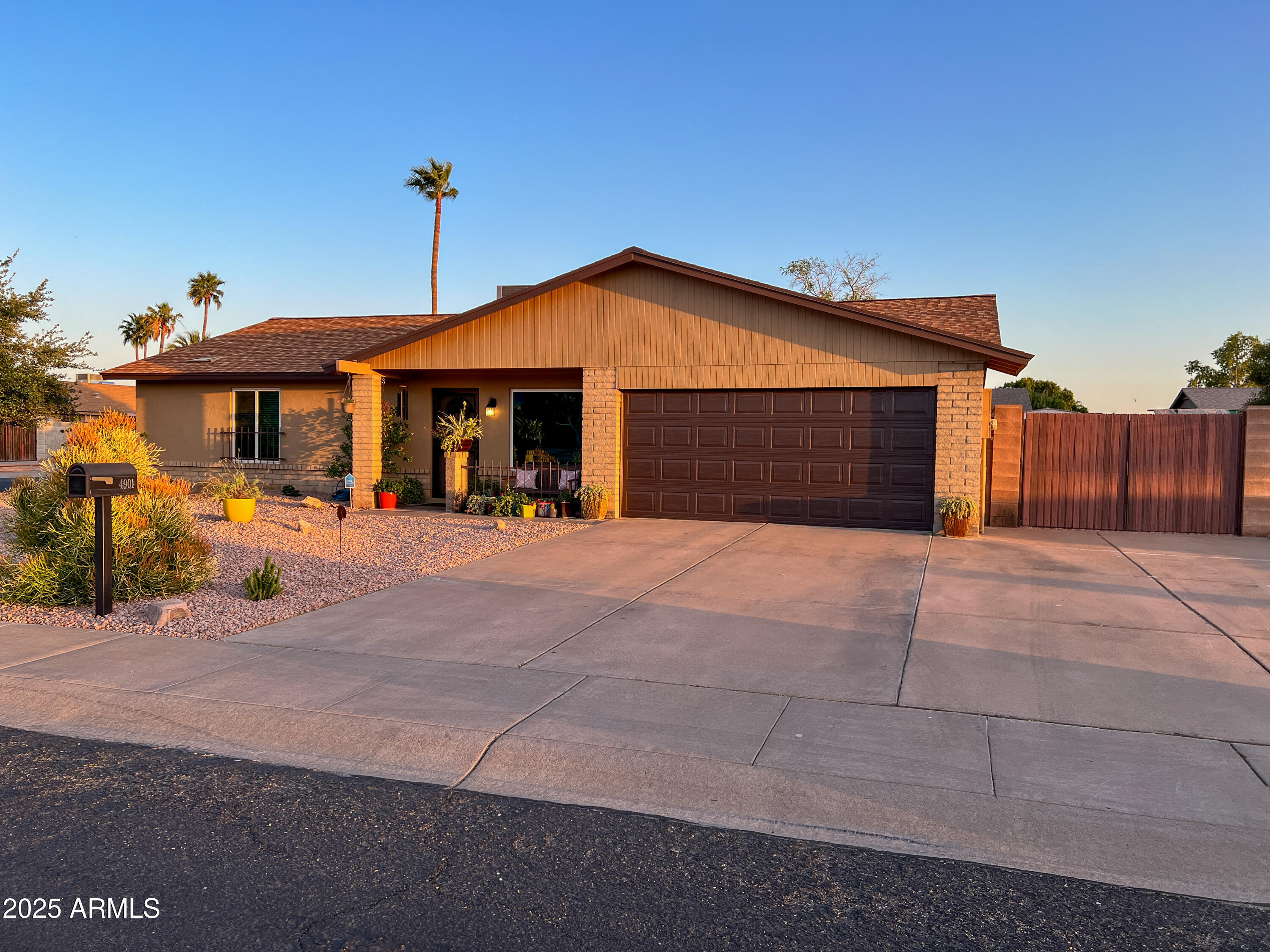 Property Photo: 4901 W Corrine Drive AZ 85304