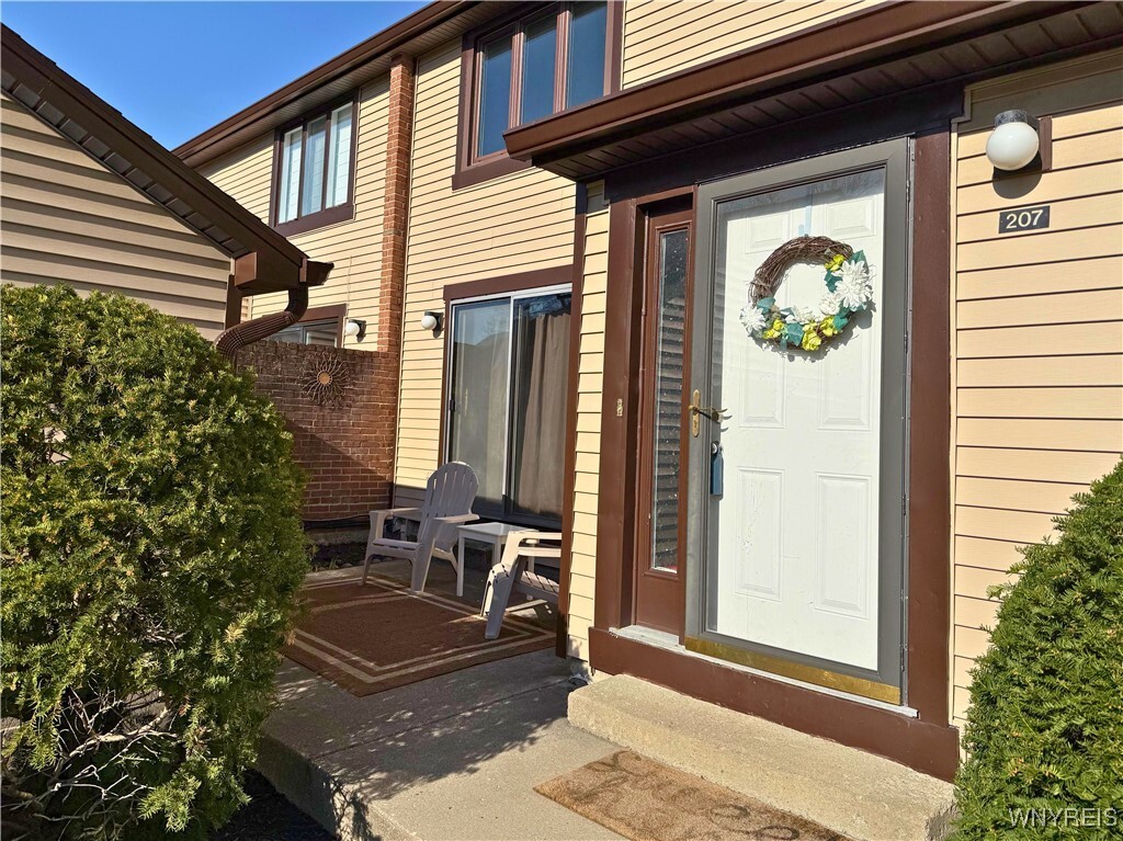 207 Charlesgate Circle  East Amherst NY 14051 photo