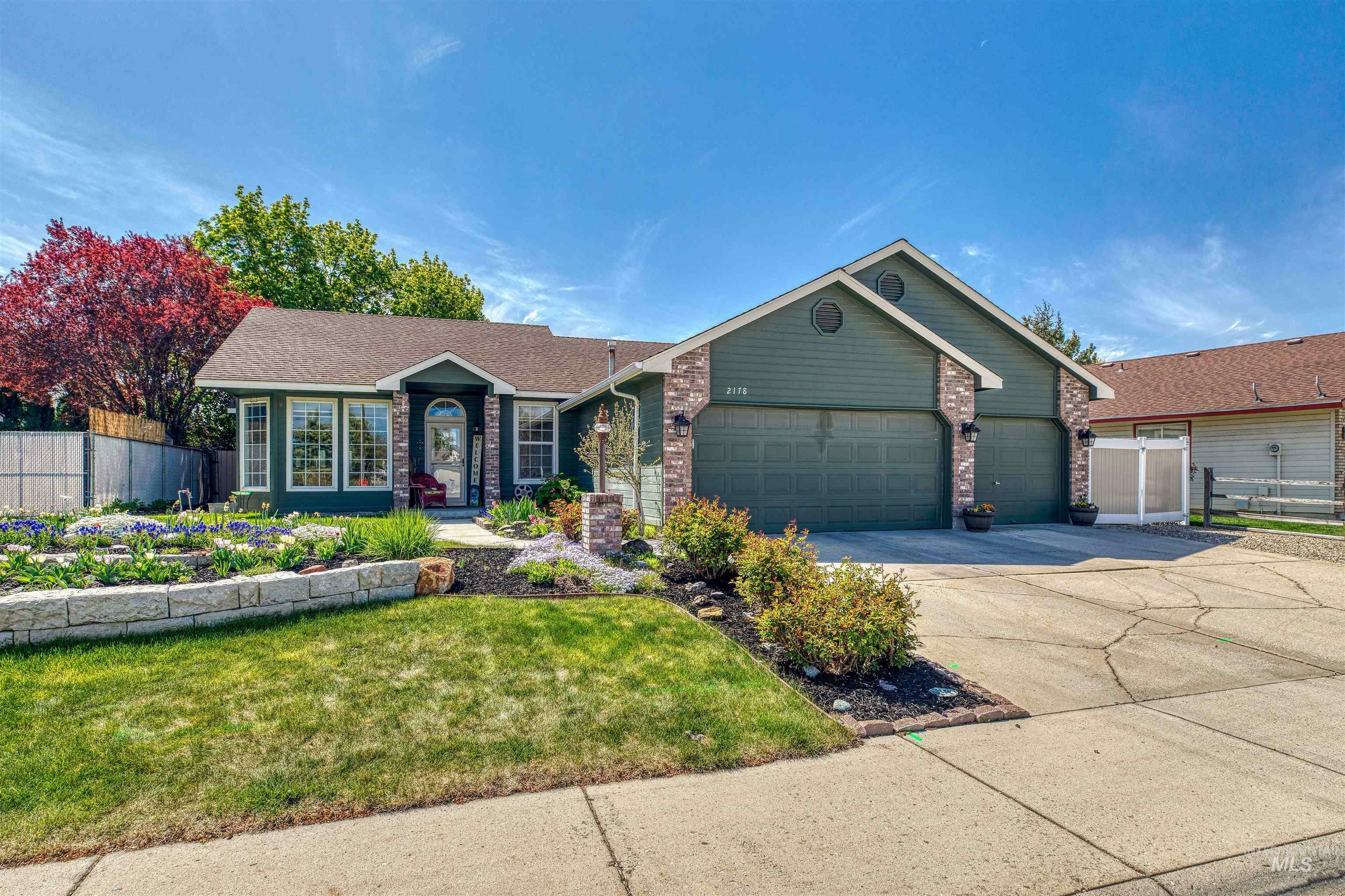 2178 N Glennfield Way  Meridian ID 83646-1282 photo