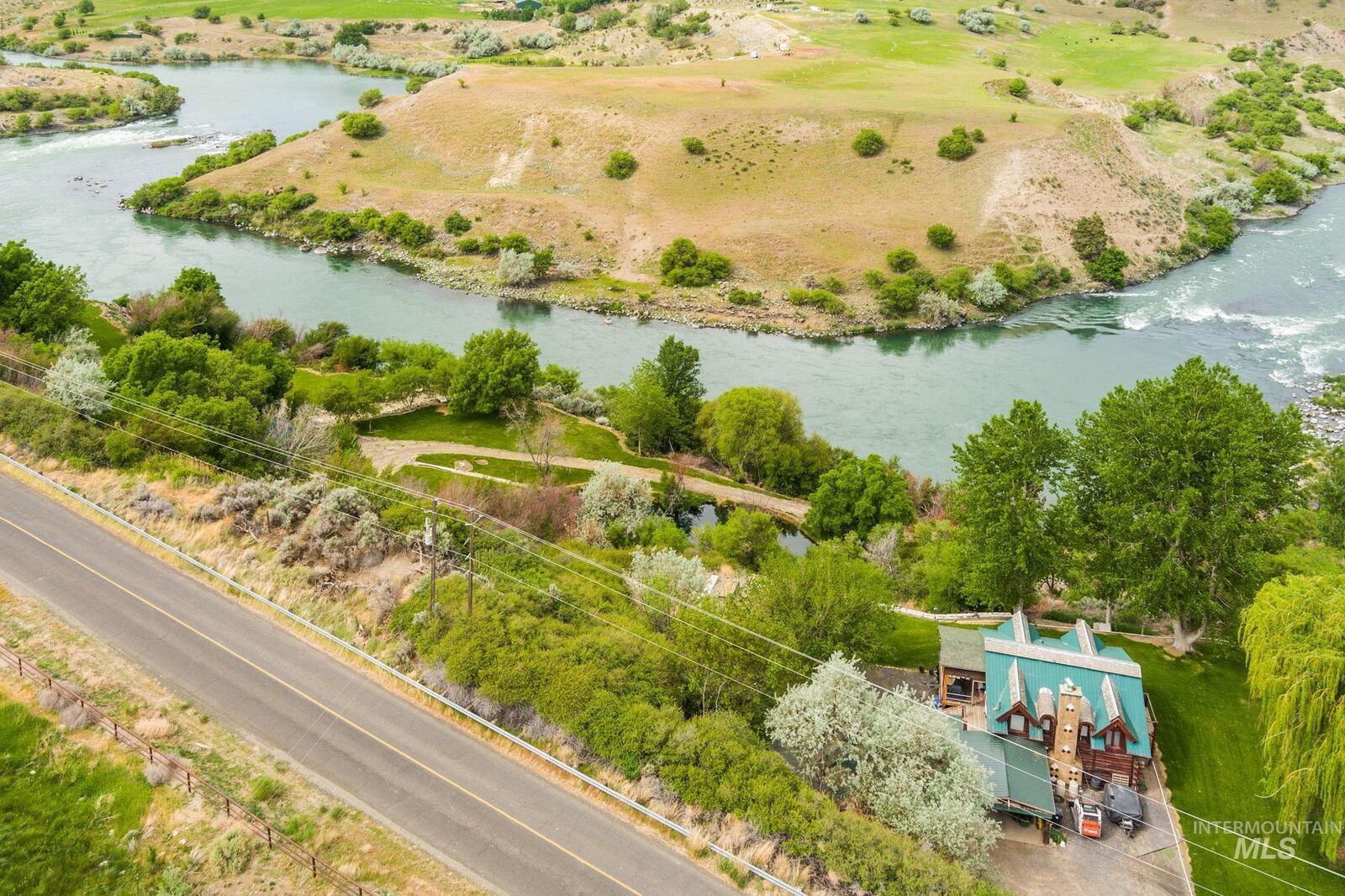 Property Photo:  863 Pottery Rd.  ID 83314 