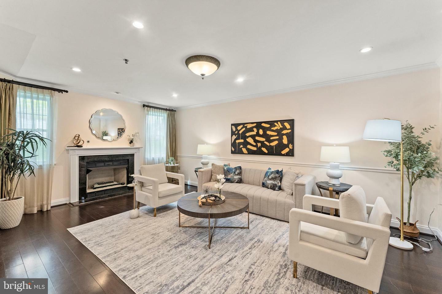 Property Photo: 1641 International Drive Th-20 VA 22102