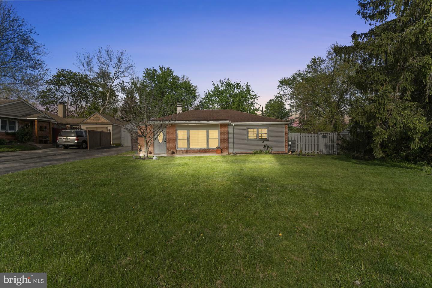 Property Photo: 633 Erlen Rd PA 19462