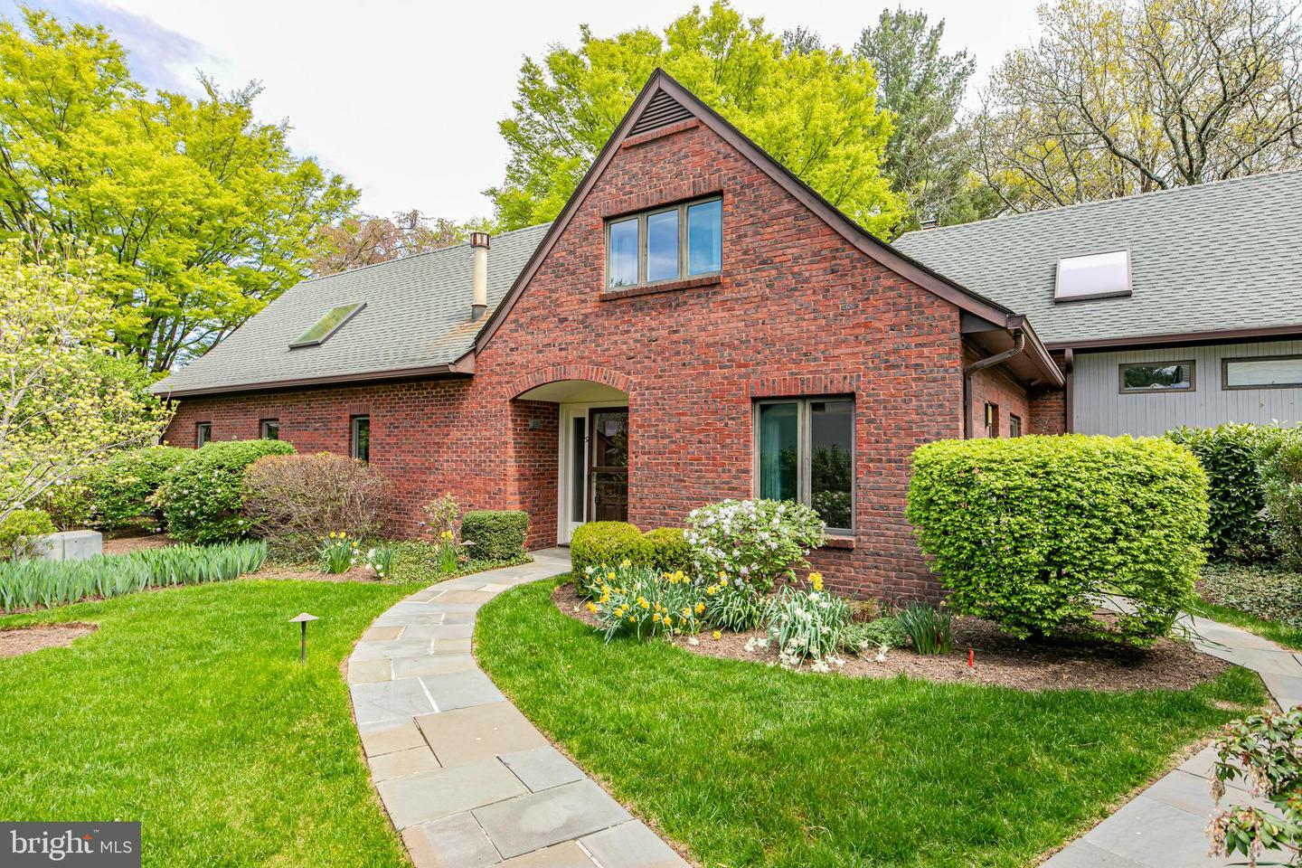Property Photo: 37 Constitution Hill W NJ 08540