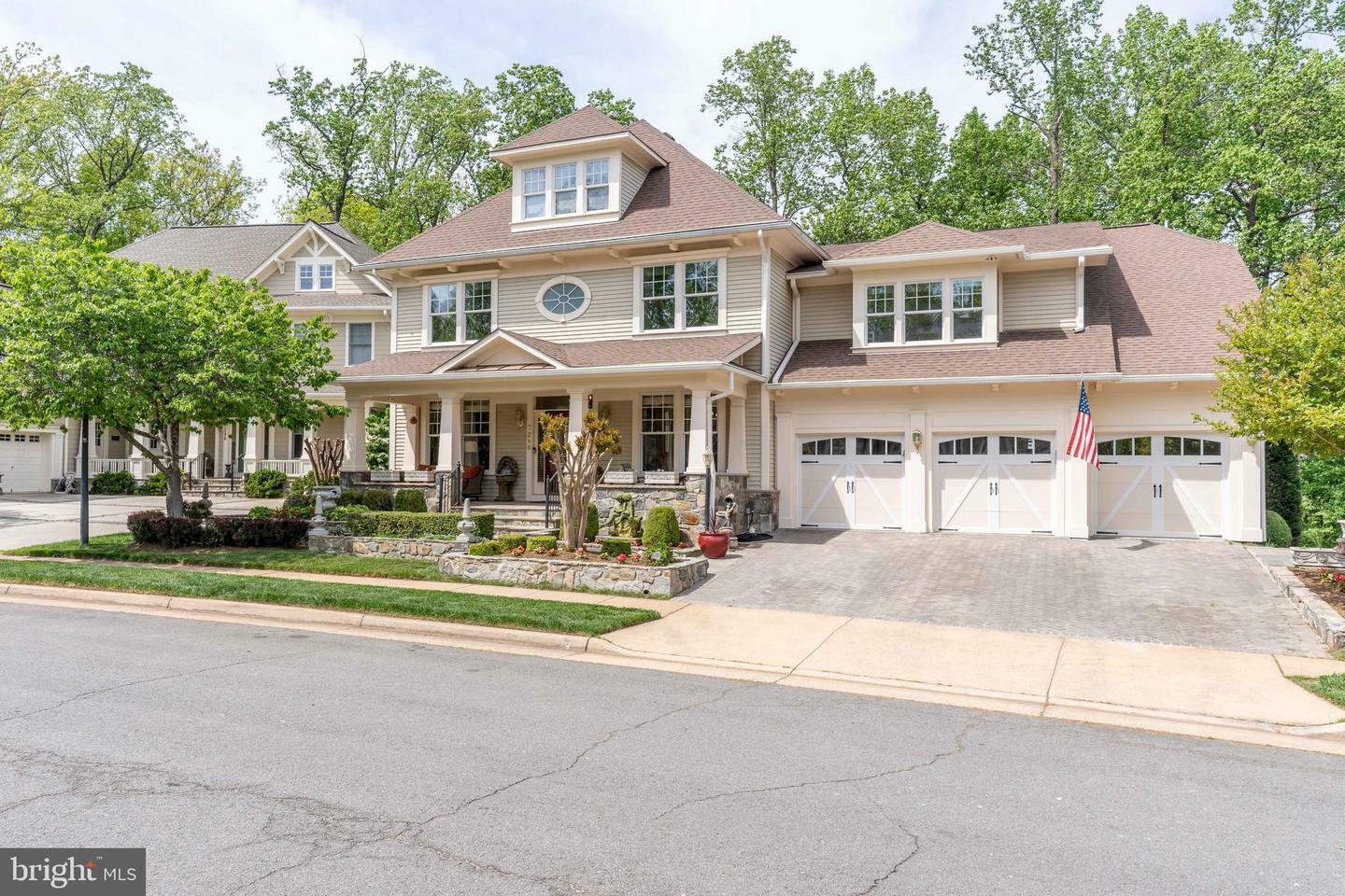Property Photo: 7286 Highland Estates Place VA 22043