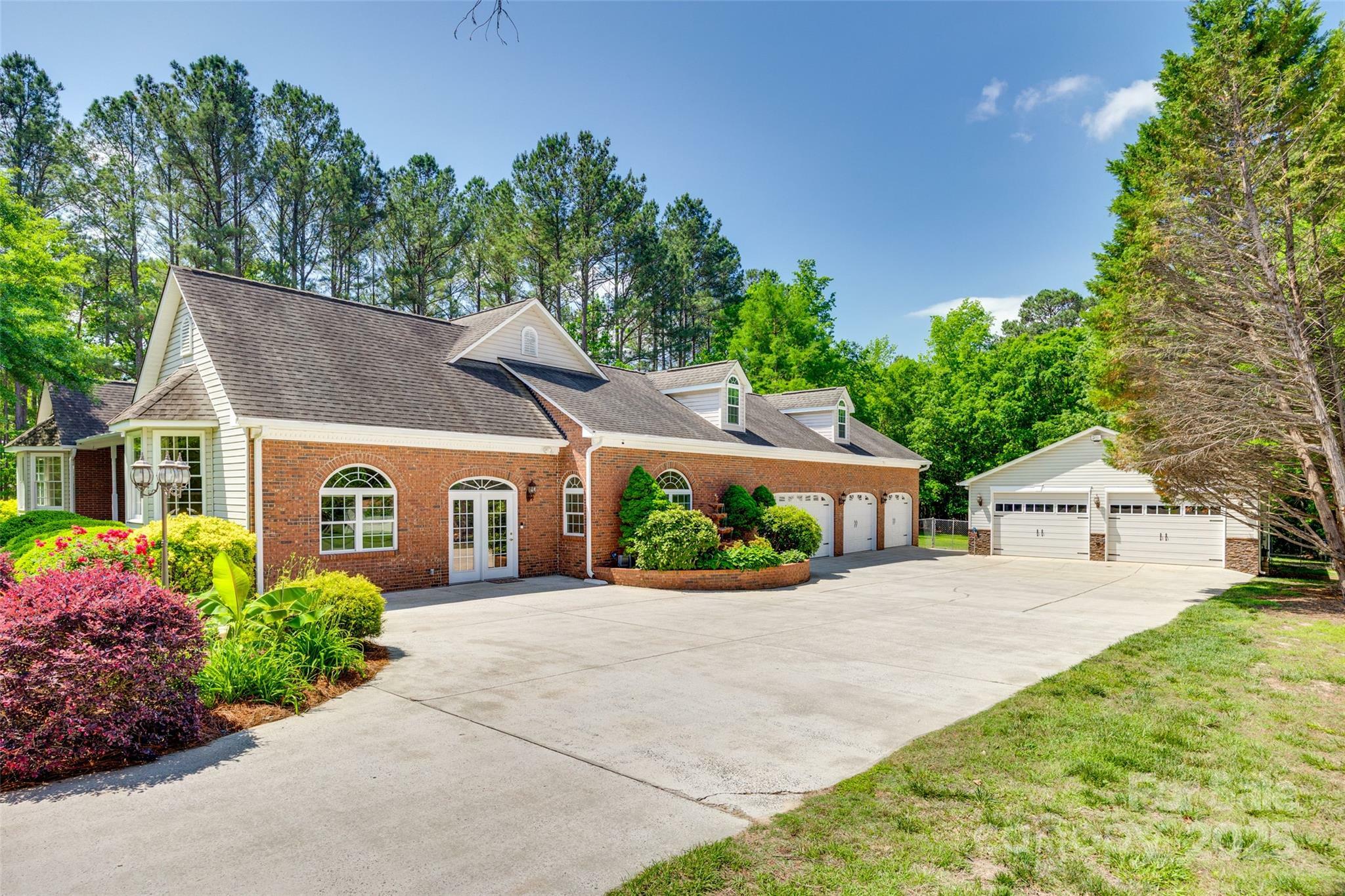 Property Photo: 4307 Edgeland Road SC 29712