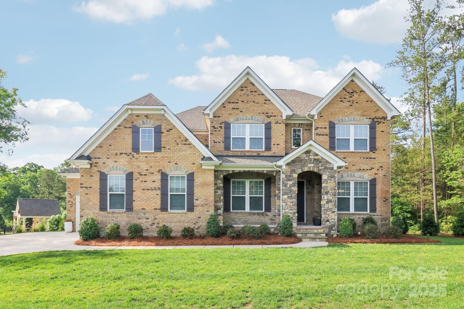 Property Photo:  1004 Princesa Drive  NC 28104 