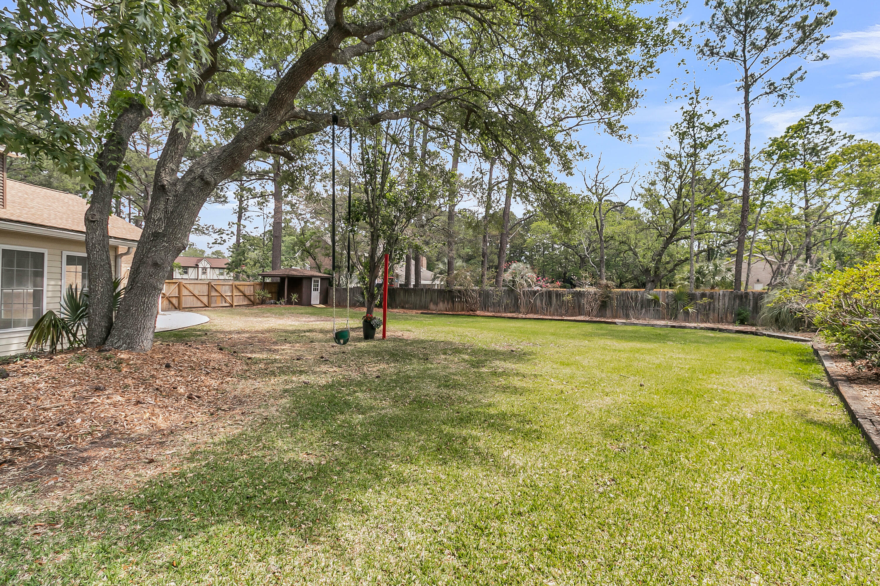 Property Photo: 1541 Hutton Place SC 29407