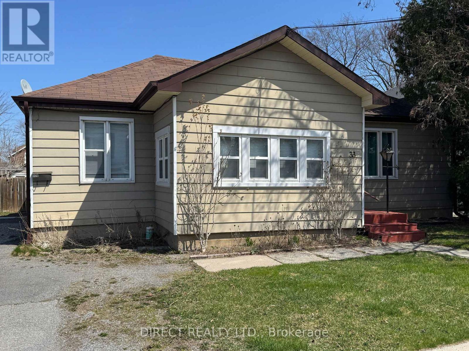 Property Photo:  33 Sinclair Street  ON K8P 3S5 
