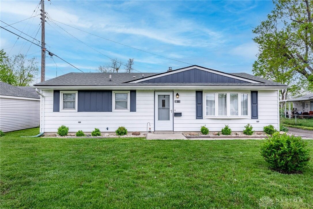 Property Photo: 3811 Norledge Drive OH 45414