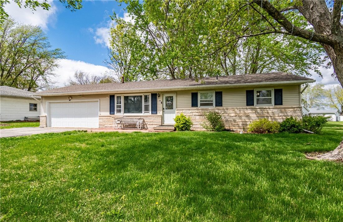 Property Photo: 44 Meadow Lark Court IL 61914