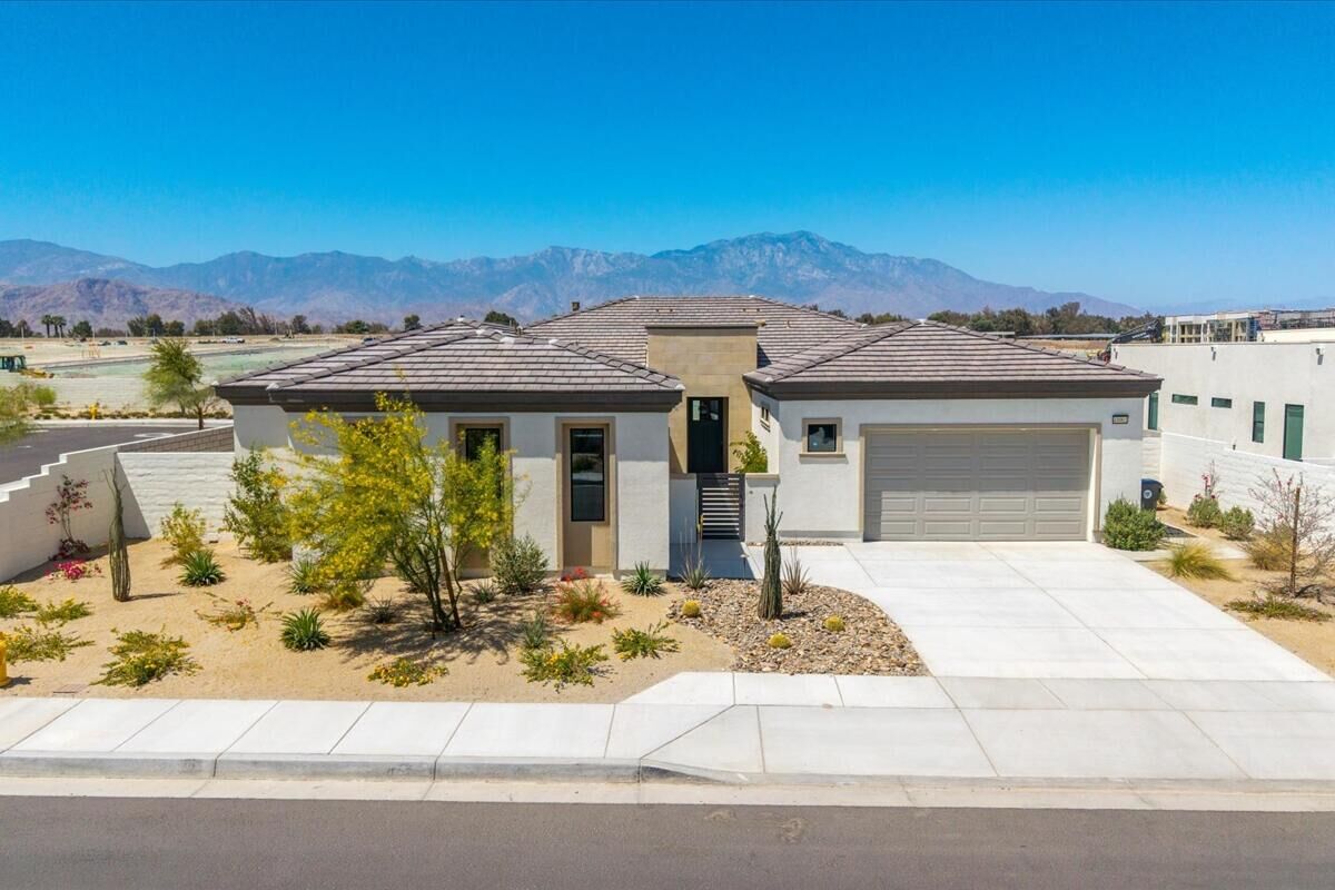 Property Photo:  49901 Crescent Passage  CA 92211 