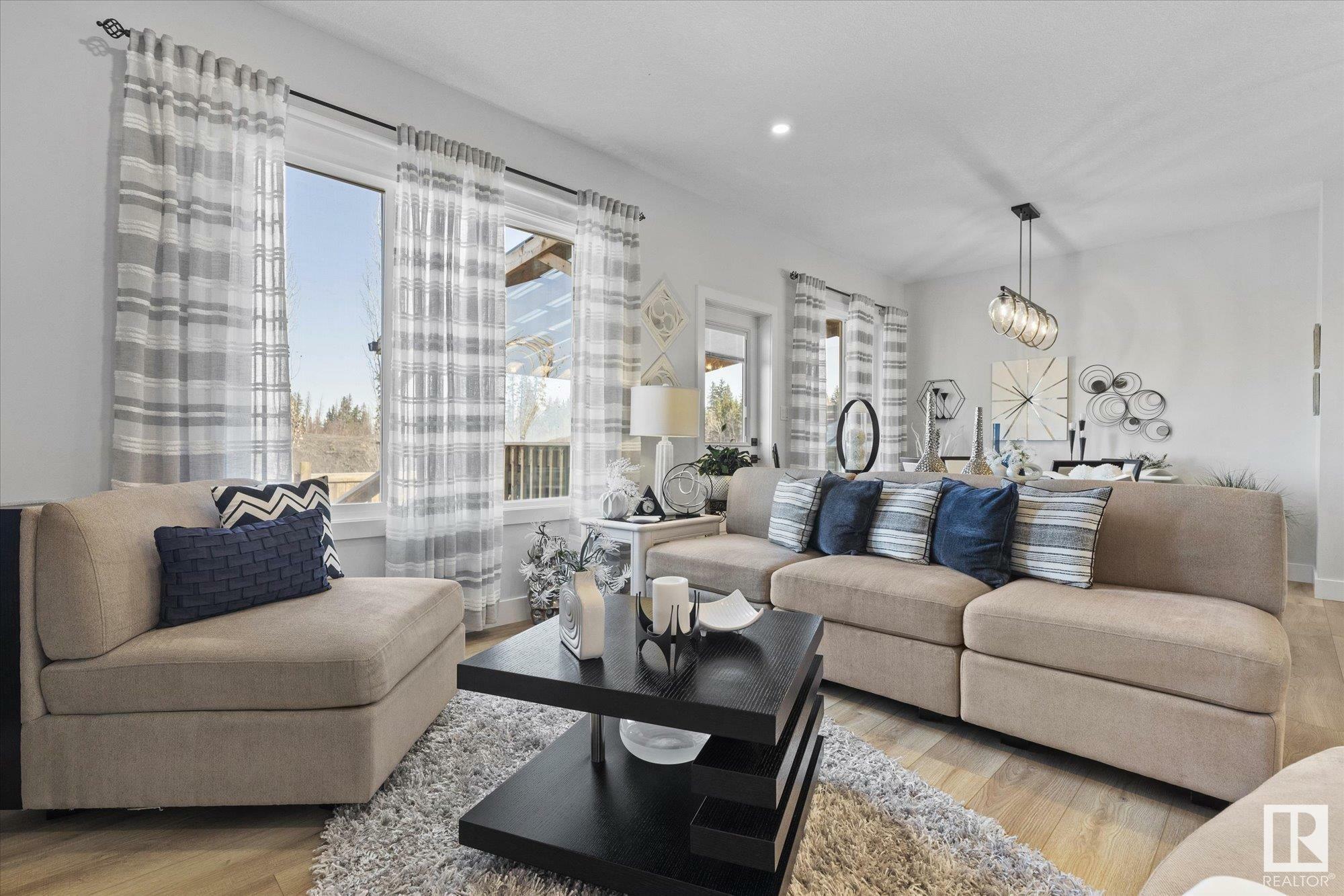 Property Photo: 82 Meadowlink Common AB T7X 2X3