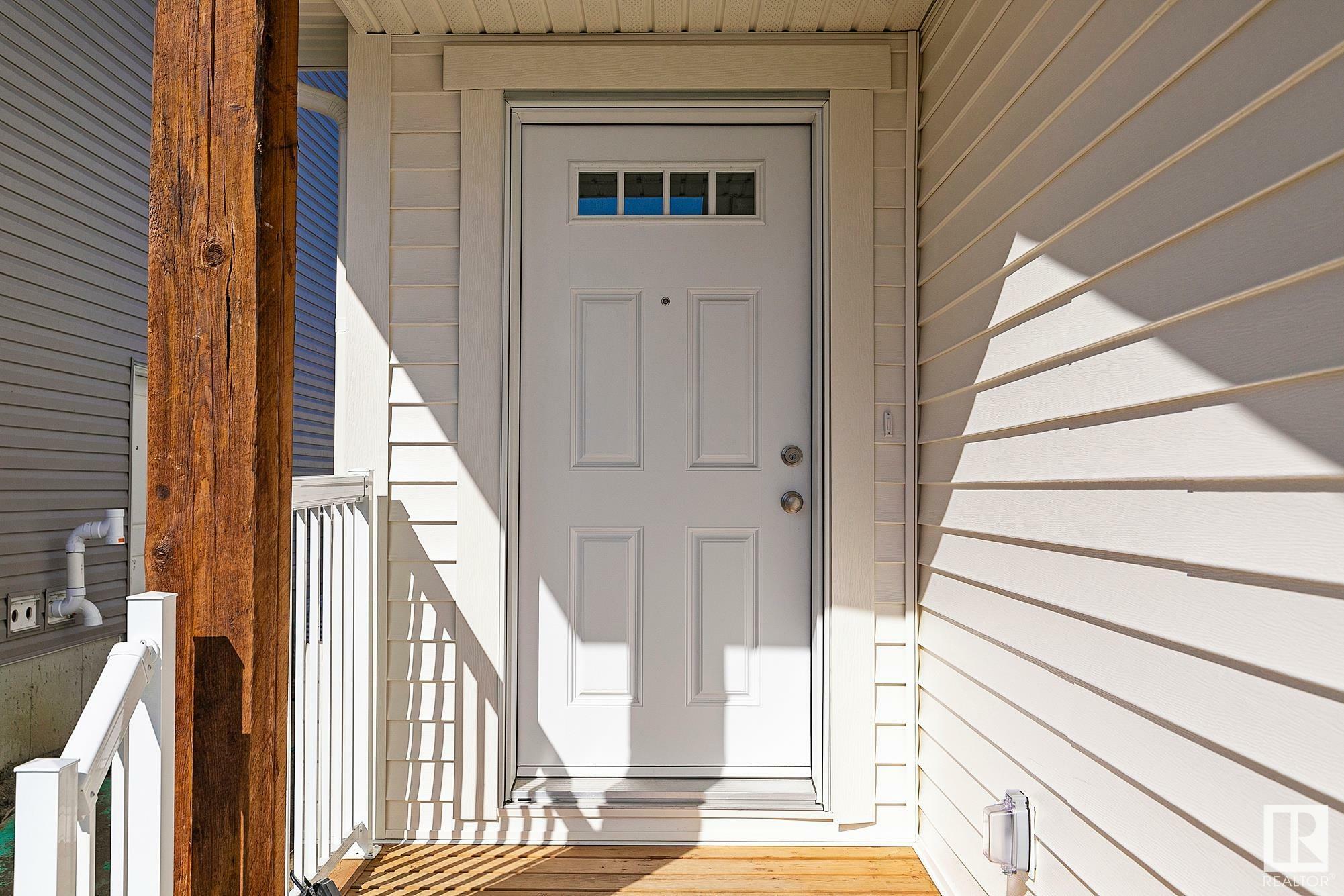 Property Photo: 5 Horizon Link AB T7X 0B4