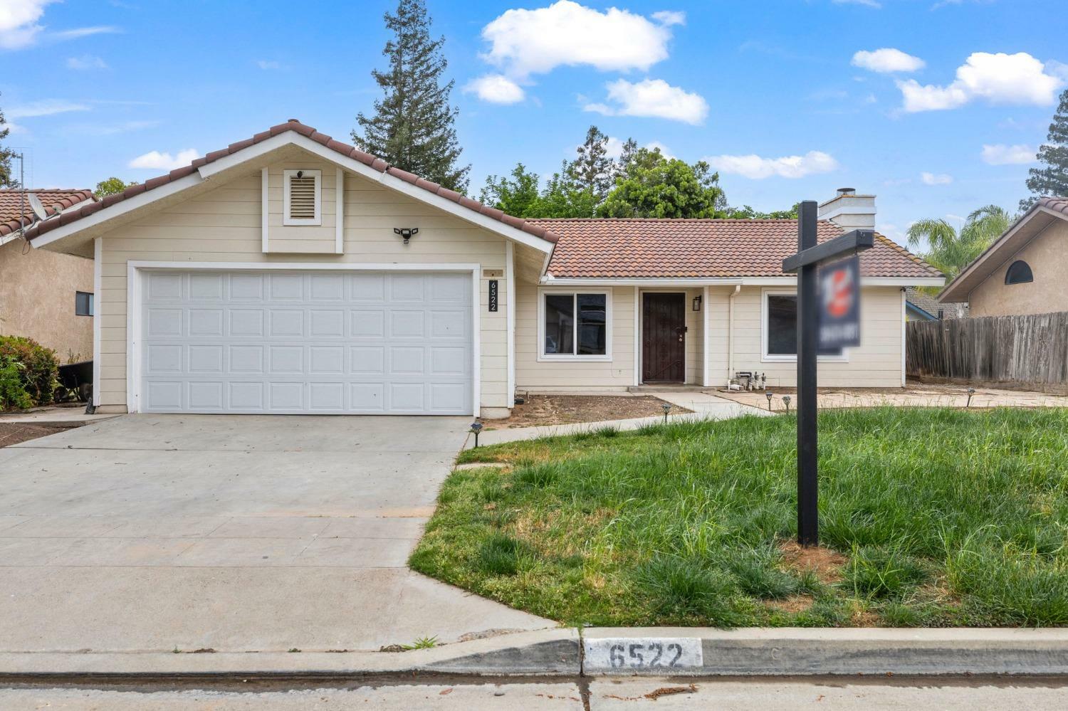 Property Photo: 6522 N Bendel Avenue CA 93722