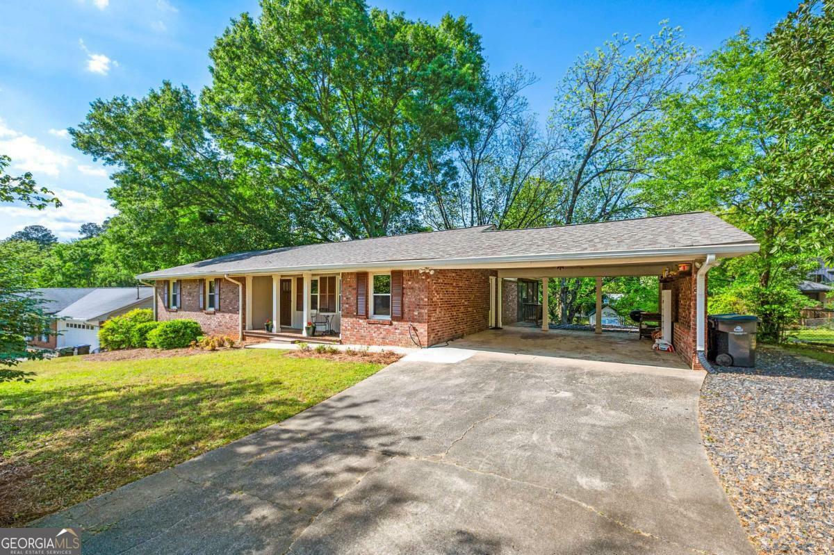 Property Photo: 205 Corinth Court GA 30075