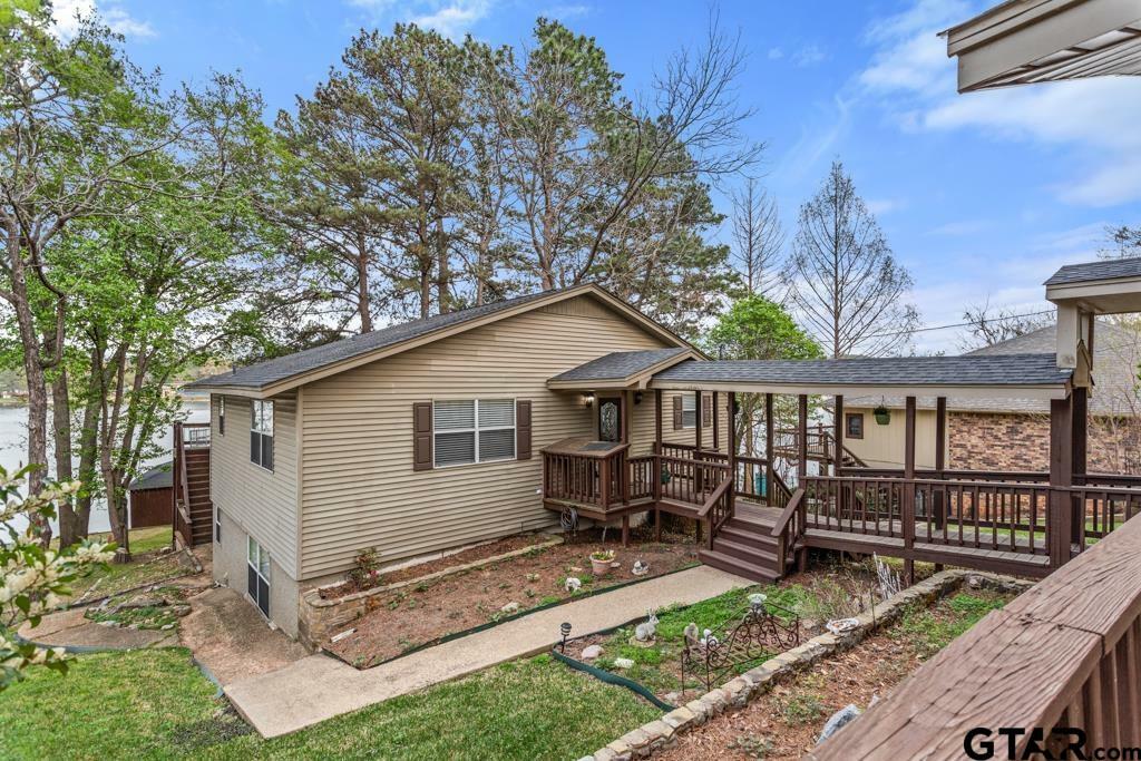 Property Photo: 1323 Hideaway Lane West TX 75771